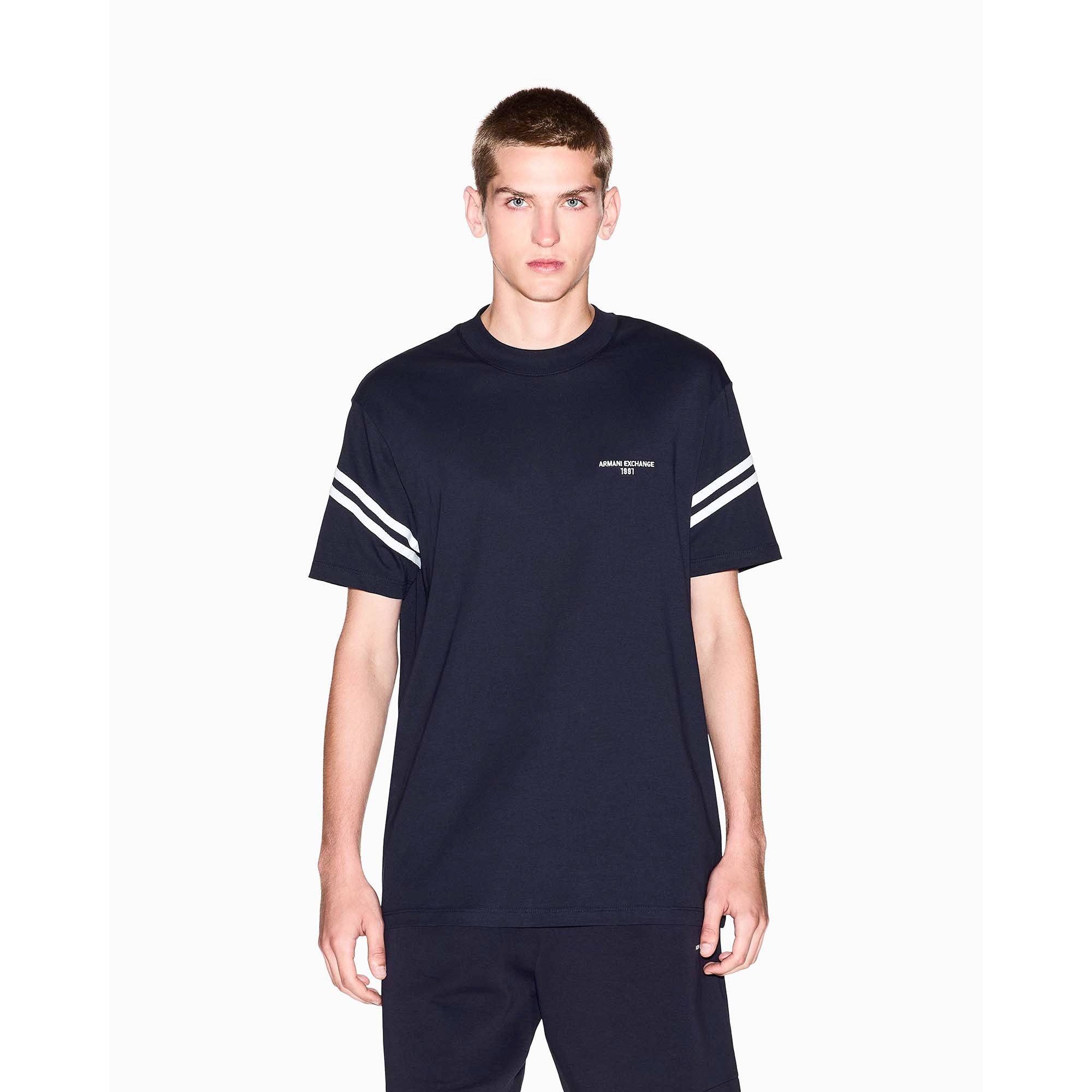 T-SHIRT_XM001081AF12308_UB101_Image_2