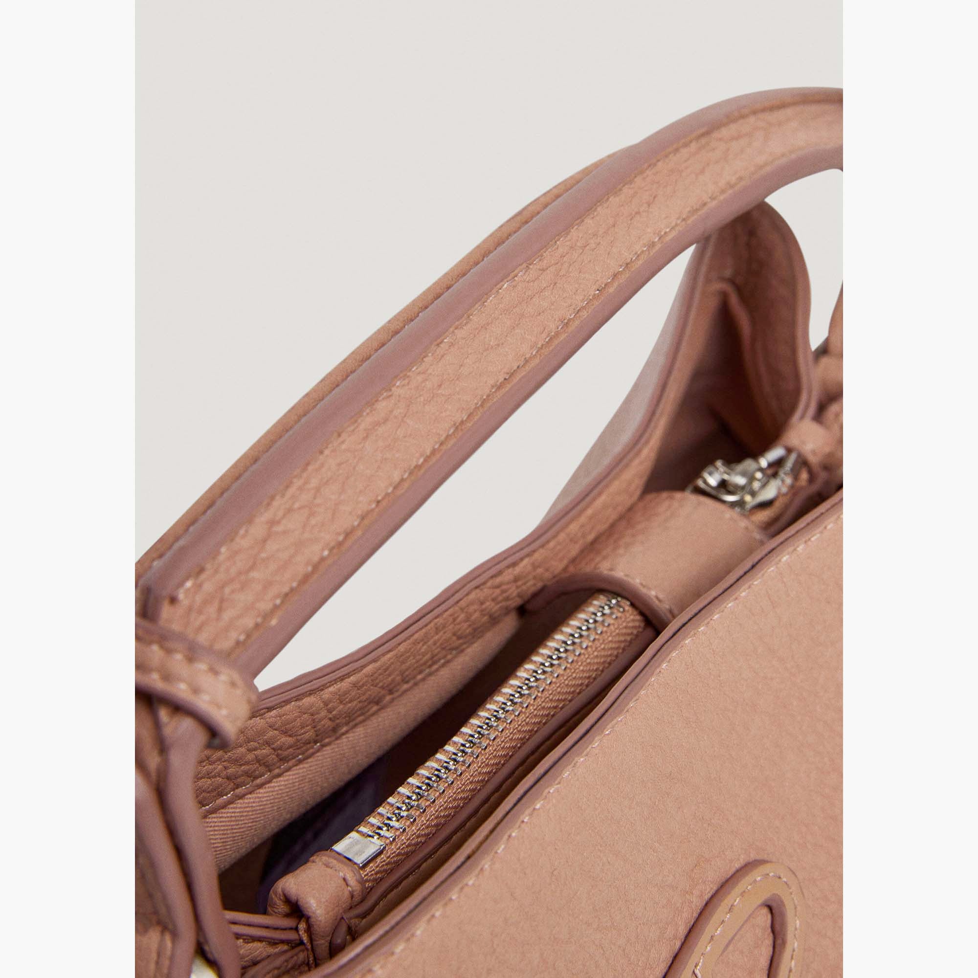 TAYLOR_SCRIPT_PL031665_328_Image_4