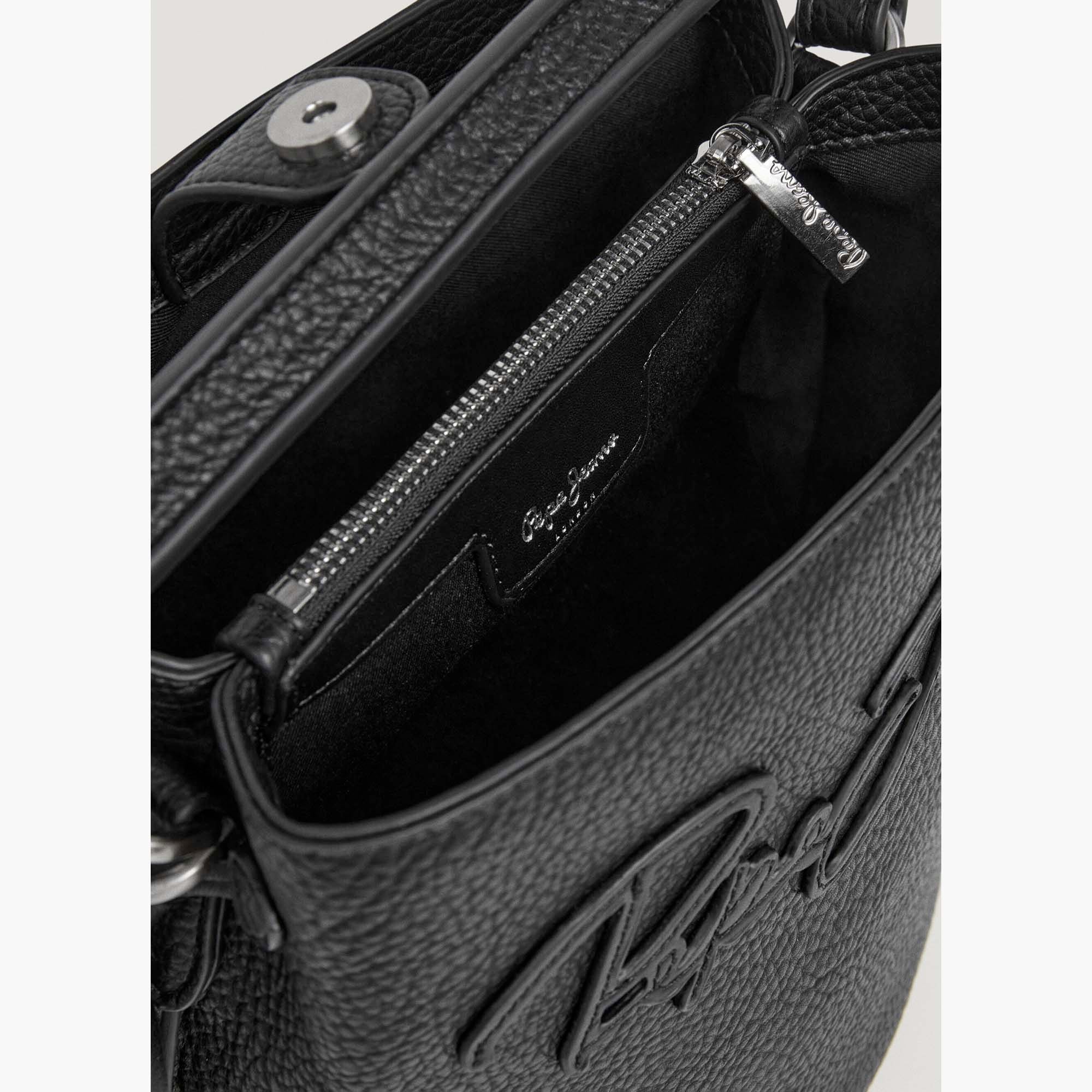 TAYLOR_SCRIPT_PL031665_999_Image_5