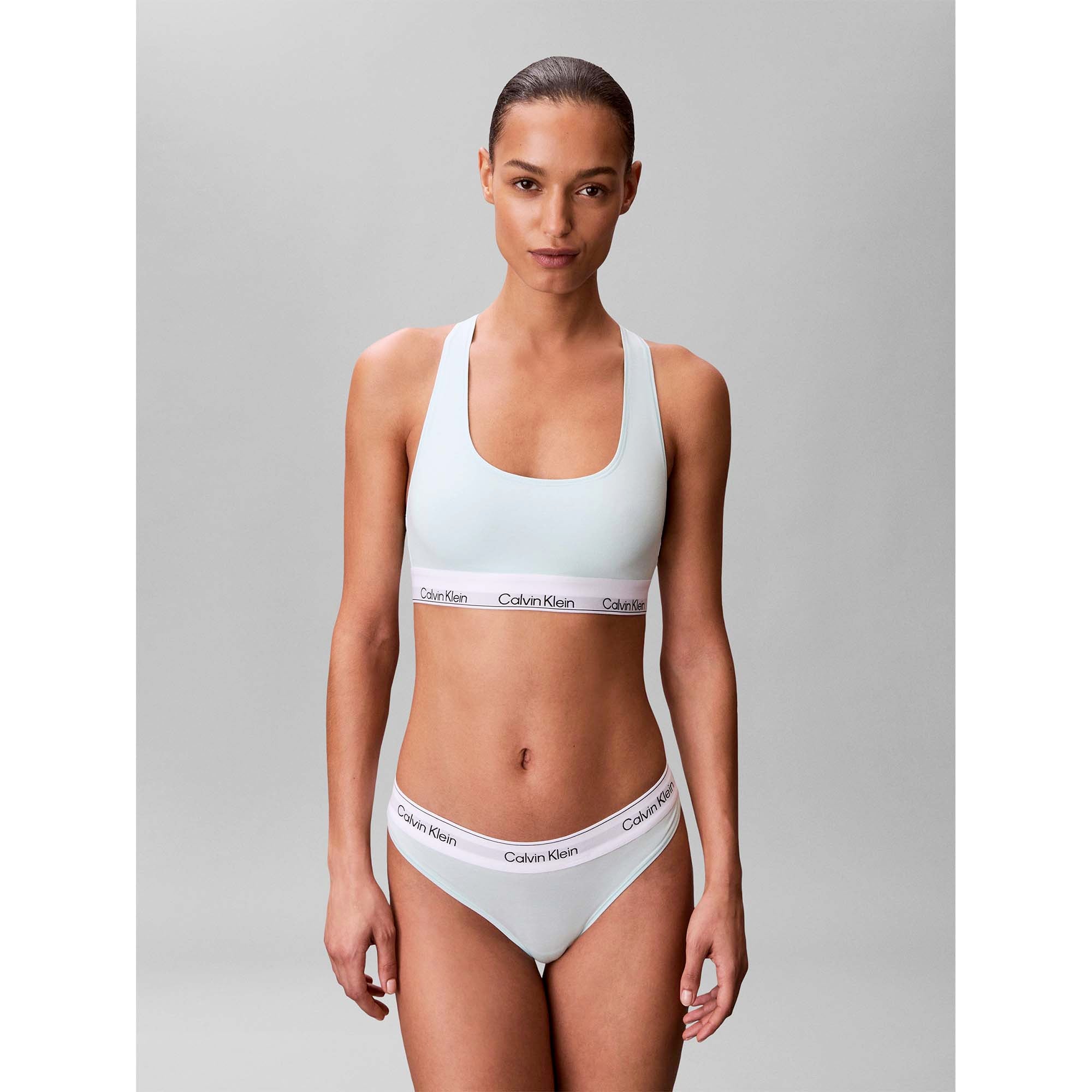 THONG_LV00QF8518_3Q5_Image_2