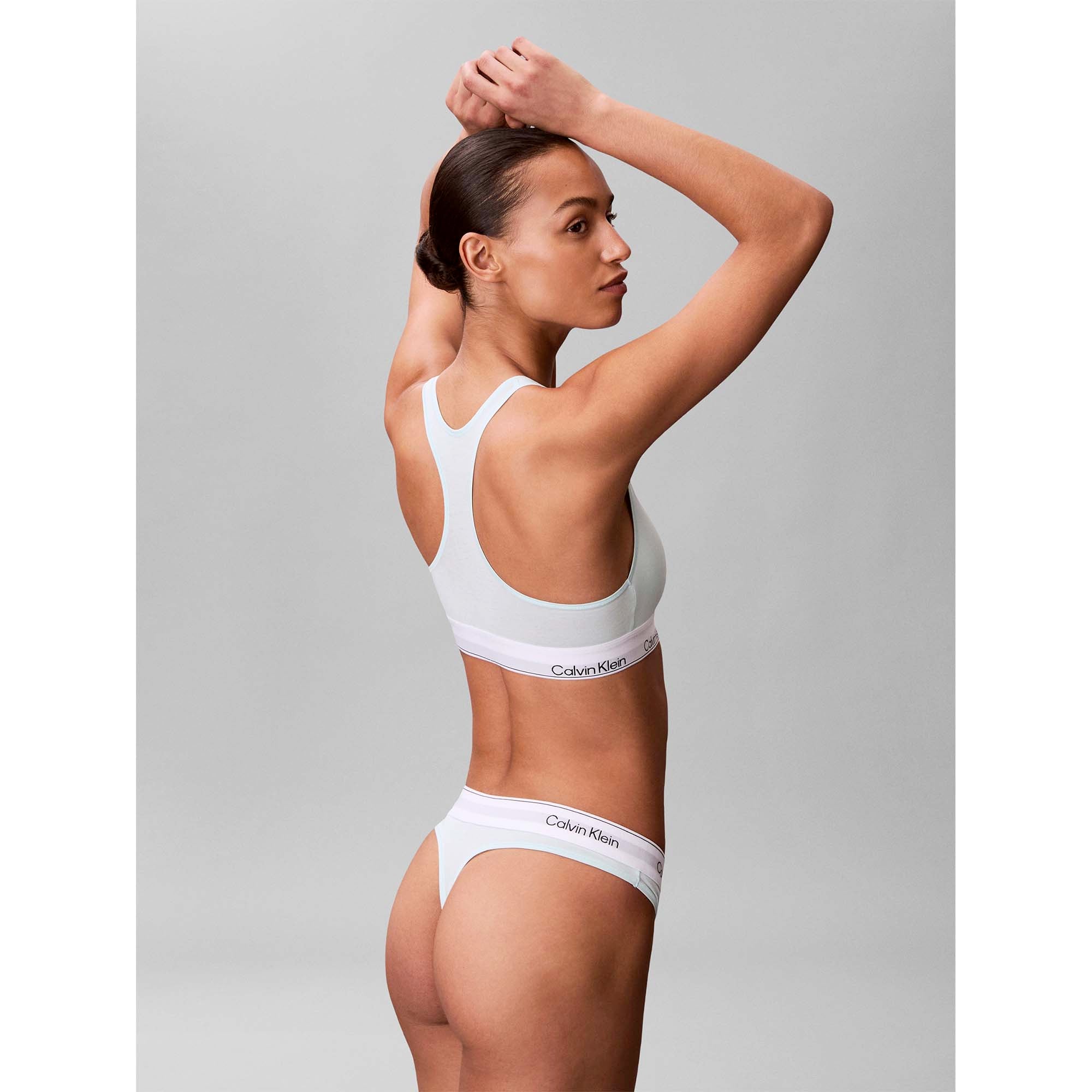 THONG_LV00QF8518_3Q5_Image_3