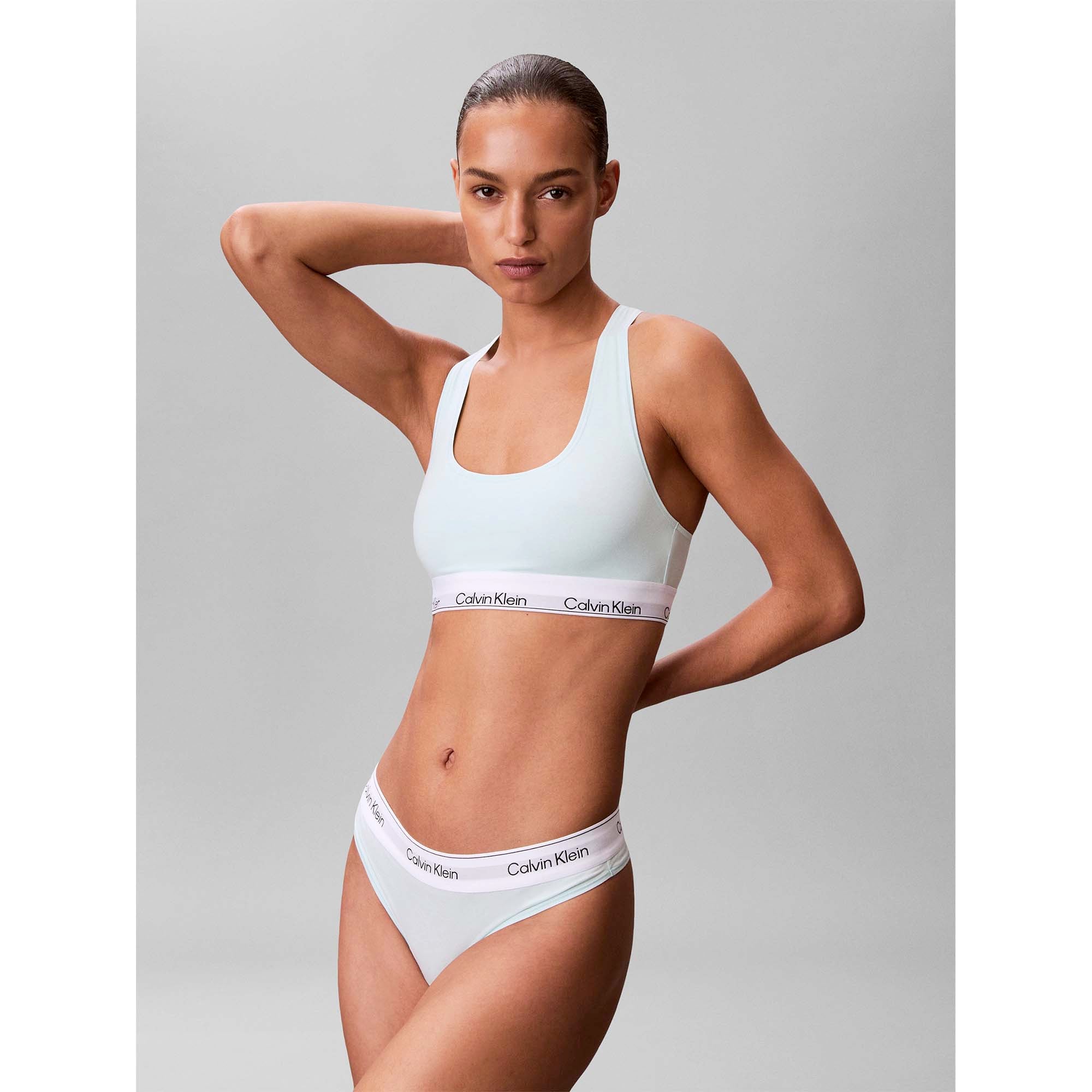 THONG_LV00QF8518_3Q5_Image_5