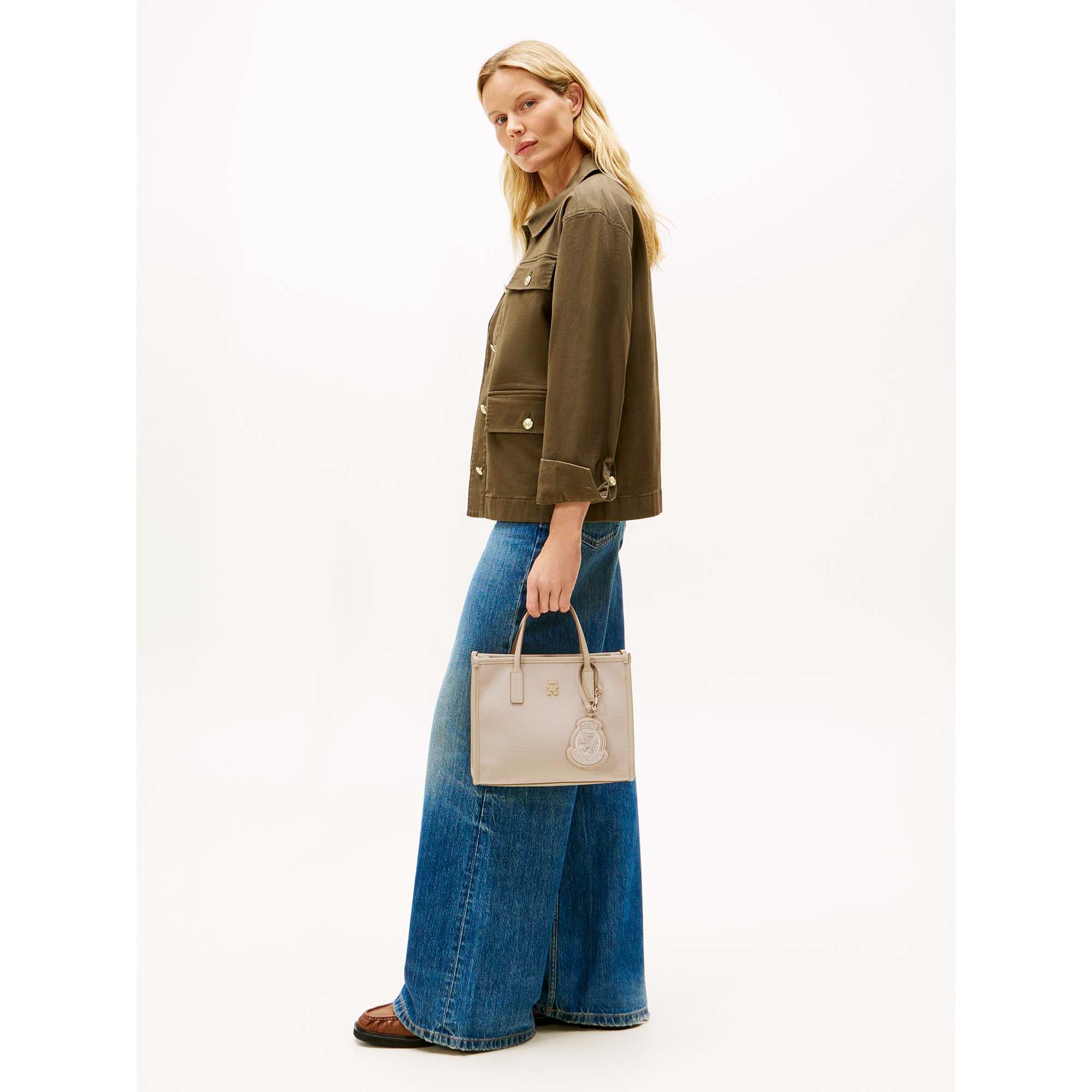 TH_CITY_SMALL_TOTE_MELTON_AW0AW17852_RBT_Image_5