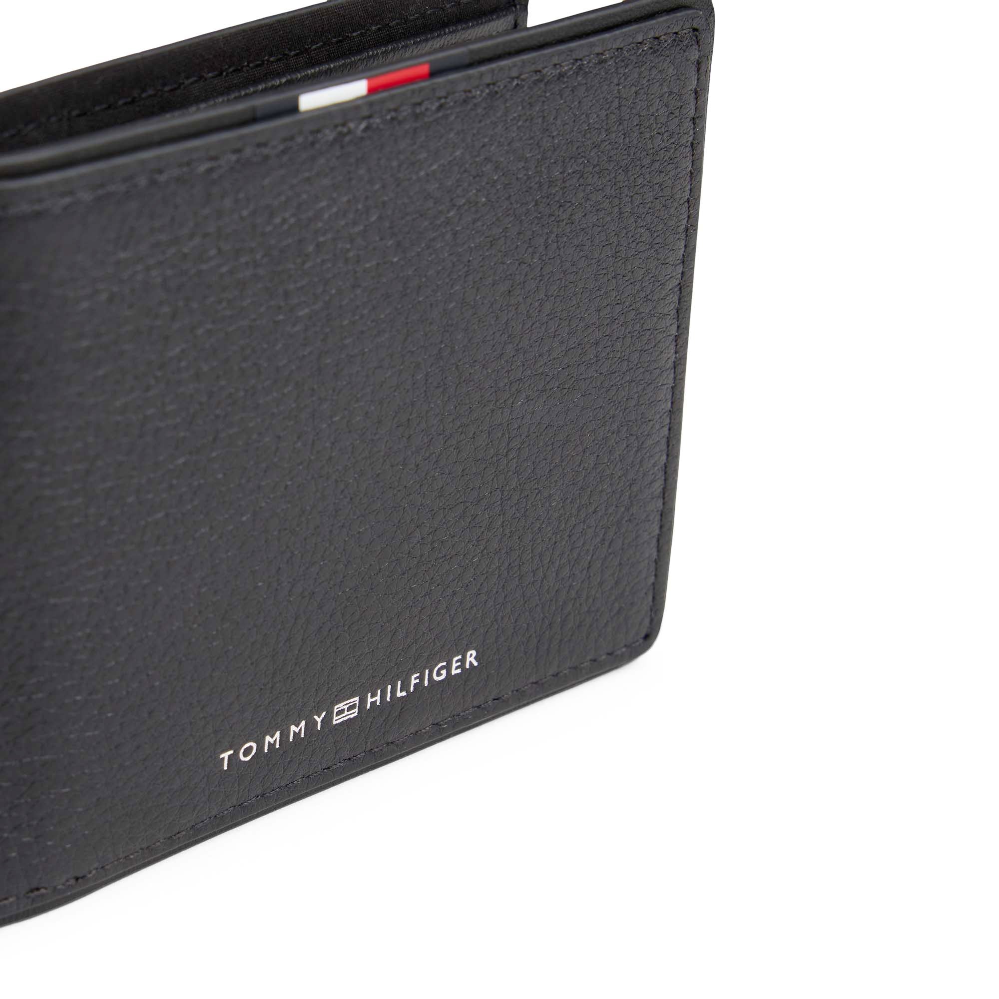 TH_CORP_MINI_CC_WALLET_AM0AM13739_BDS_Image_4