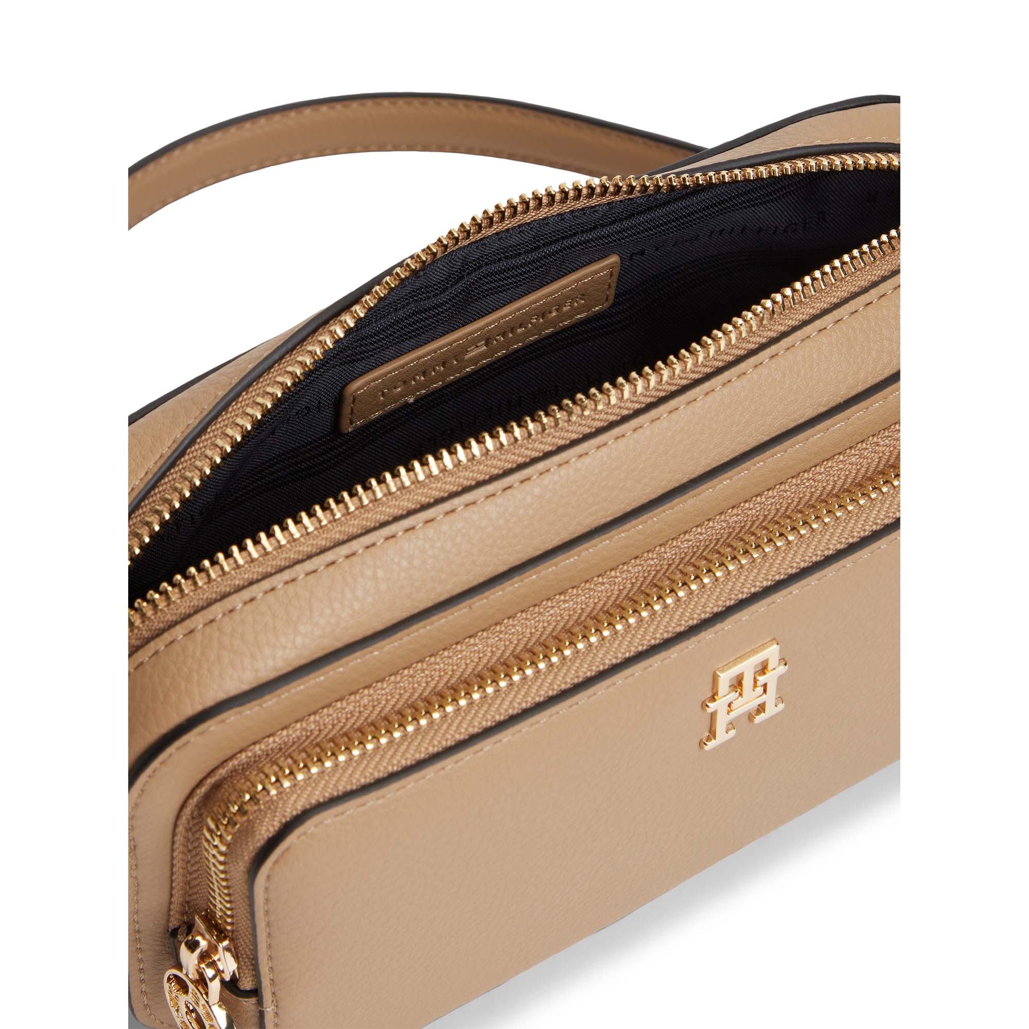 TH_DAILY_CAMERA_BAG_AW0AW18377_RBC_Image_3