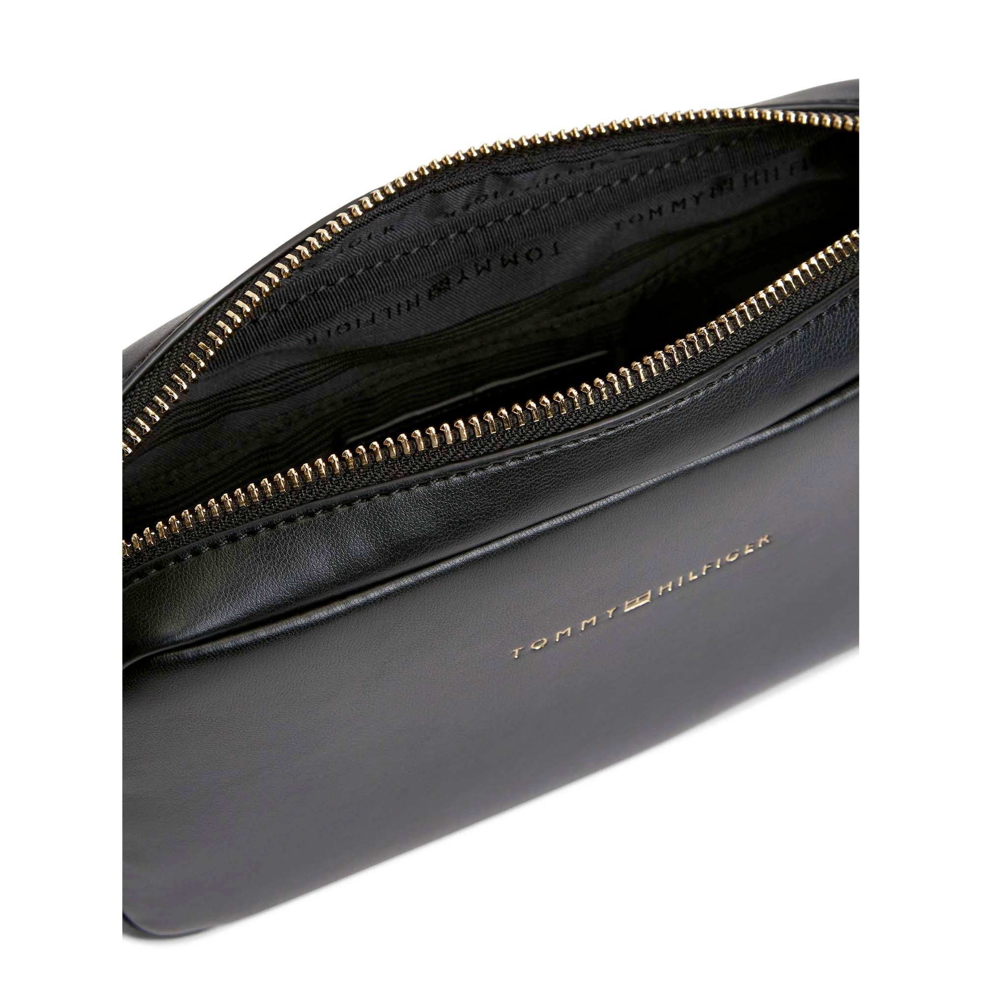 TH_ESSENTIAL_CAMERA_BAG_AW0AW18370_BDS_Image_4