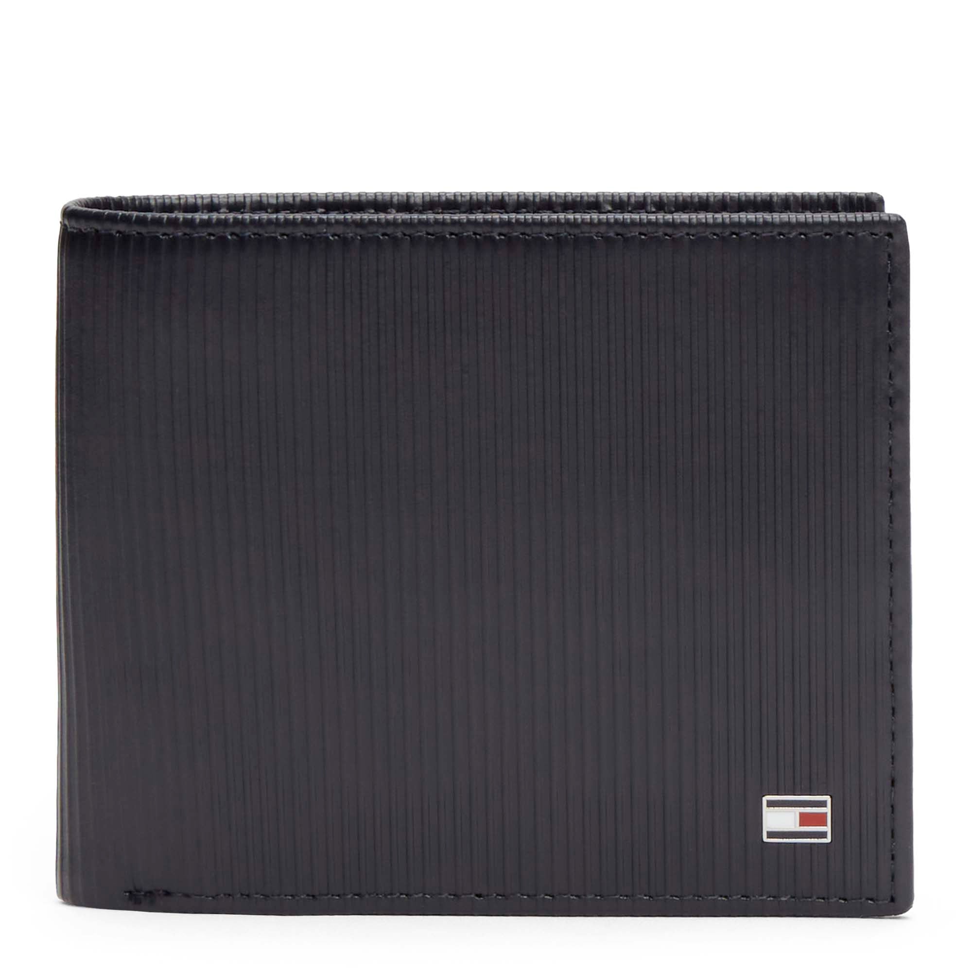 TH_FLAG_CC_FLAP_AND_COIN_AM0AM13978_DW6_Image_1