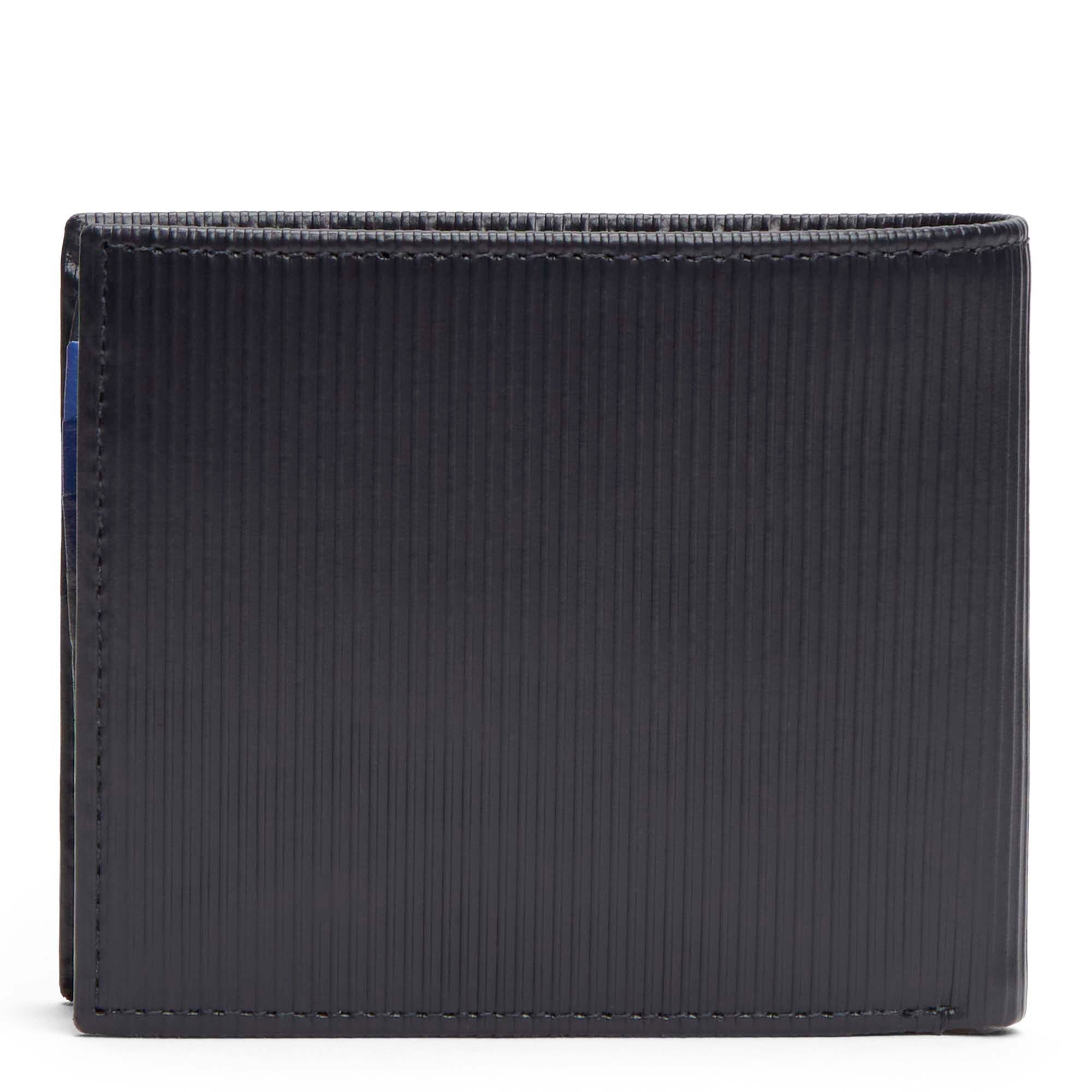 TH_FLAG_CC_FLAP_AND_COIN_AM0AM13978_DW6_Image_2