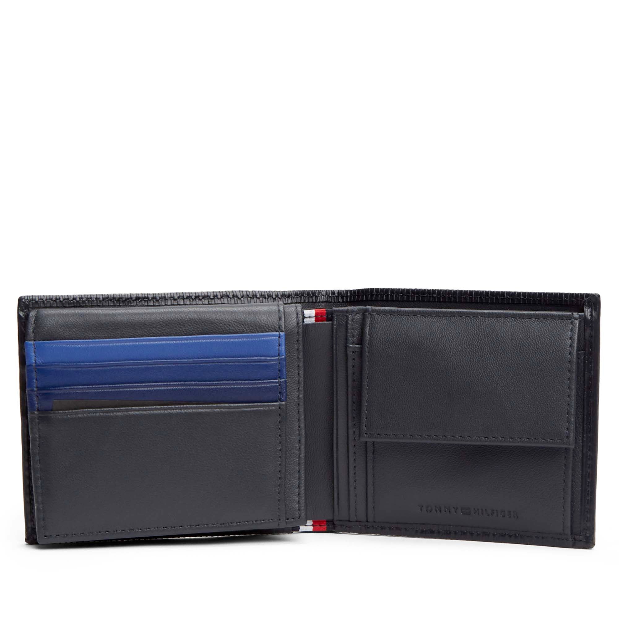 TH_FLAG_CC_FLAP_AND_COIN_AM0AM13978_DW6_Image_3