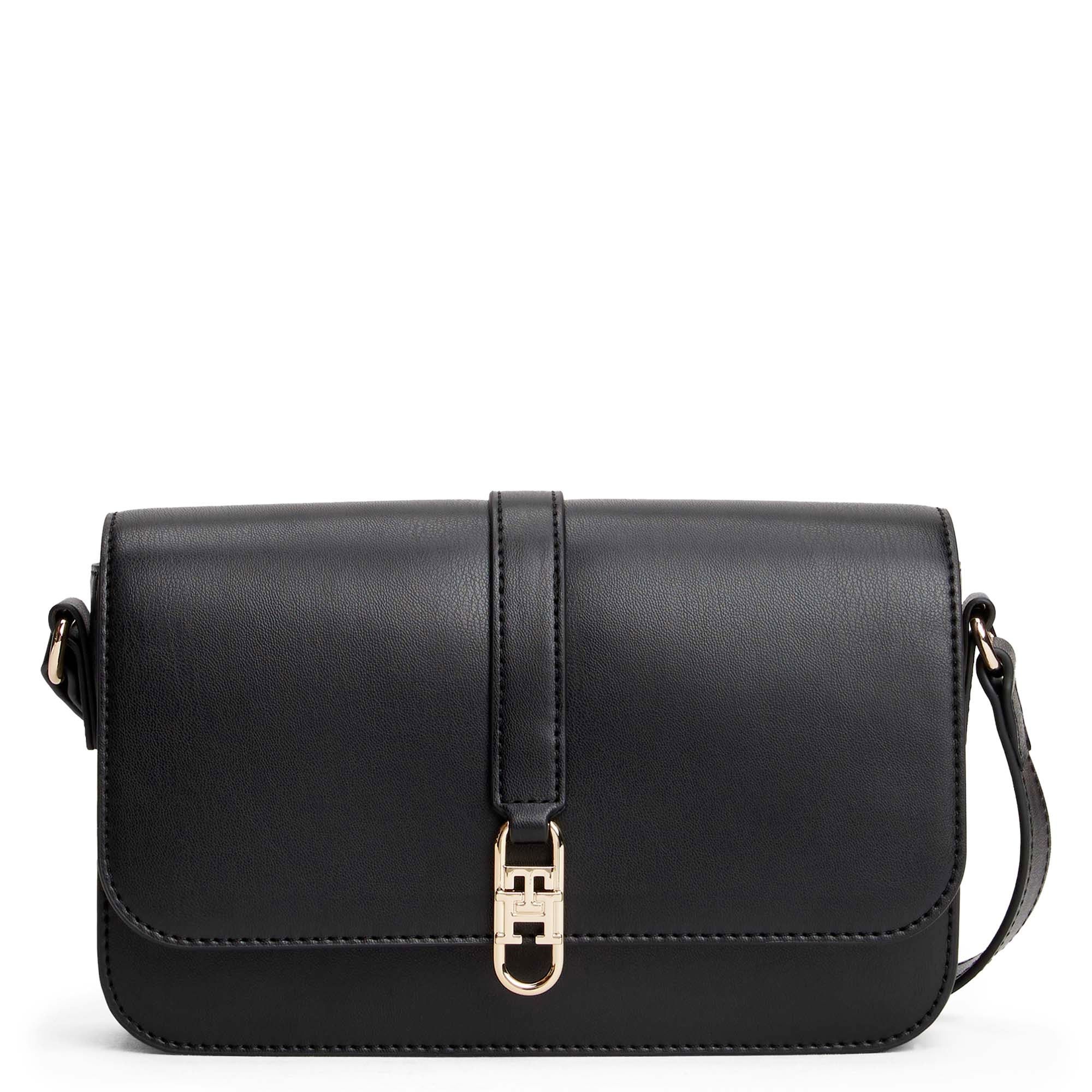 TH_LIBRE_FLAP_CROSSOVER_AW0AW17723_BDS_Image_1