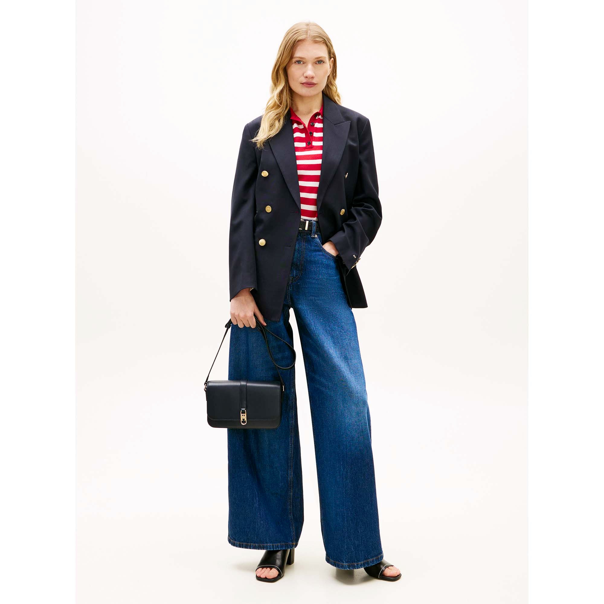 TH_LIBRE_FLAP_CROSSOVER_AW0AW17723_DW6_Image_5