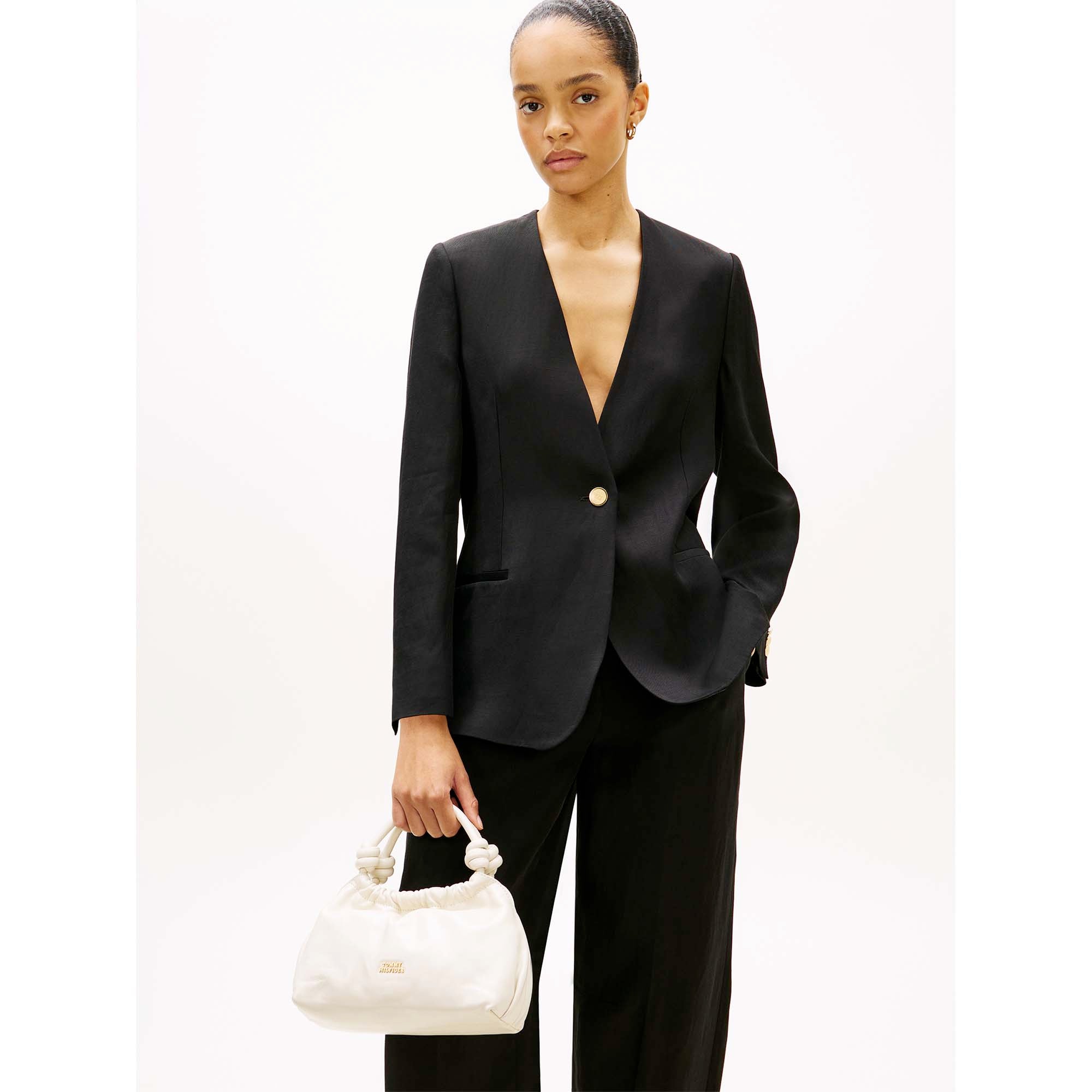 TH_SOFT_LEATHER_MED_CROSSOVER_AW0AW18369_AEO_Image_5