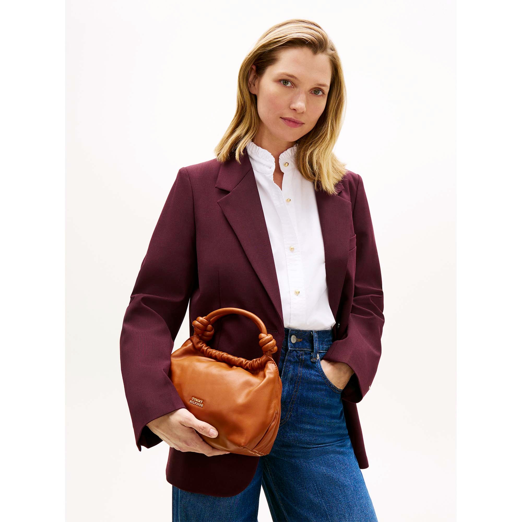 TH_SOFT_LEATHER_MED_CROSSOVER_AW0AW18369_GB8_Image_5