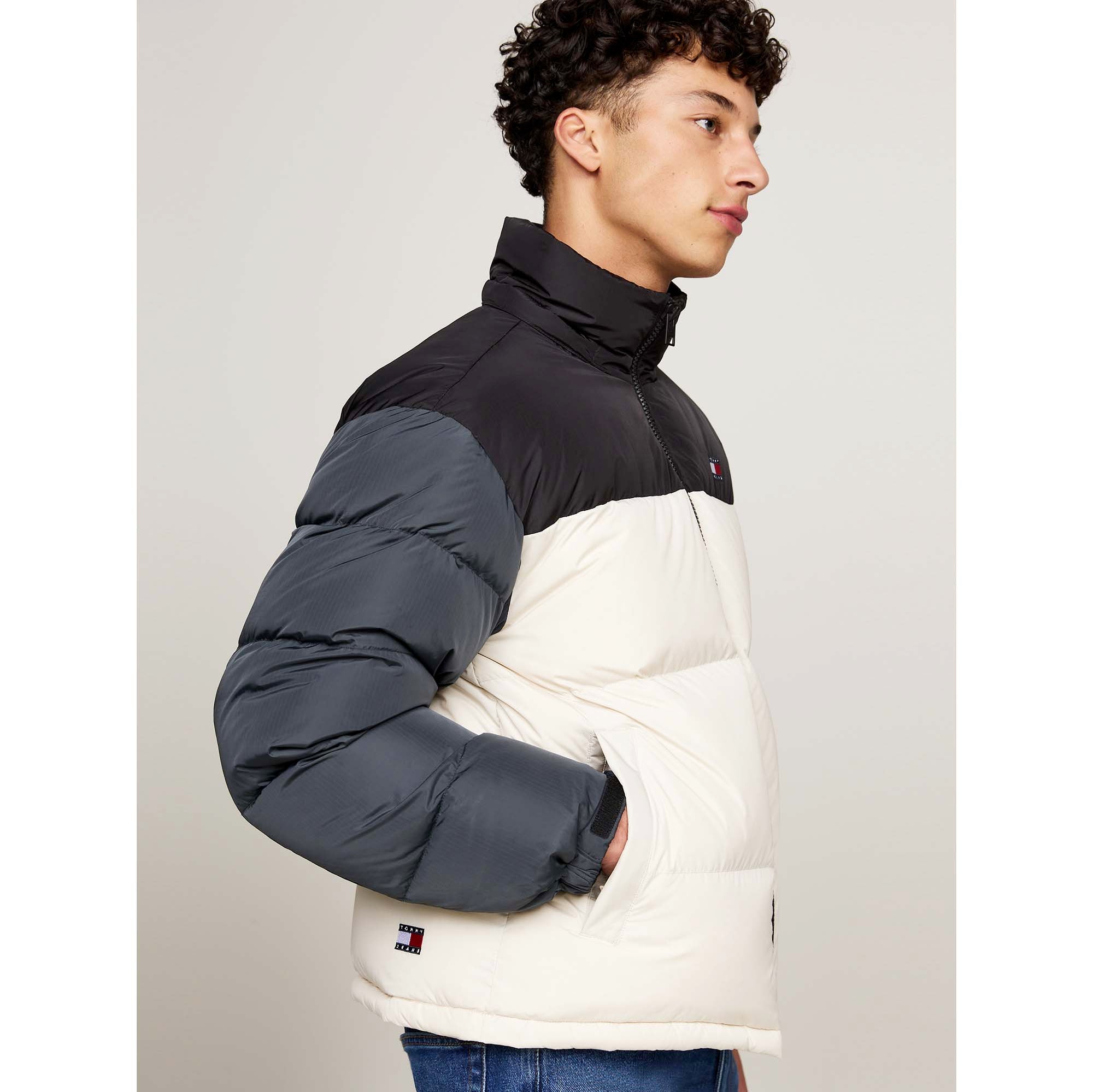 TJM_ALASKA_COLORBLOC_DM0DM19639_ACG_Image_4