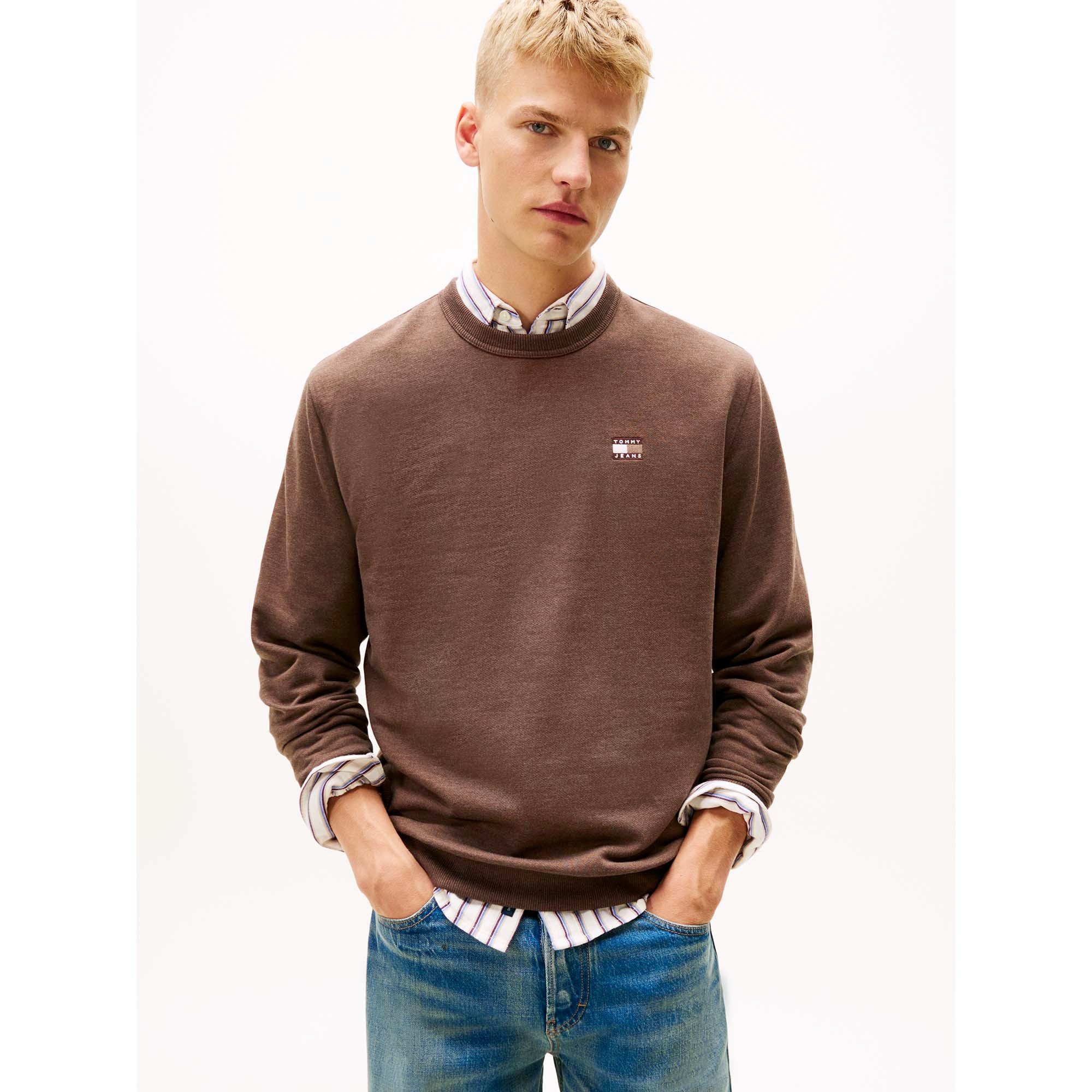 TJM_REG_BADGE_CREW_E_DM0DM22665_GW1_Image_2