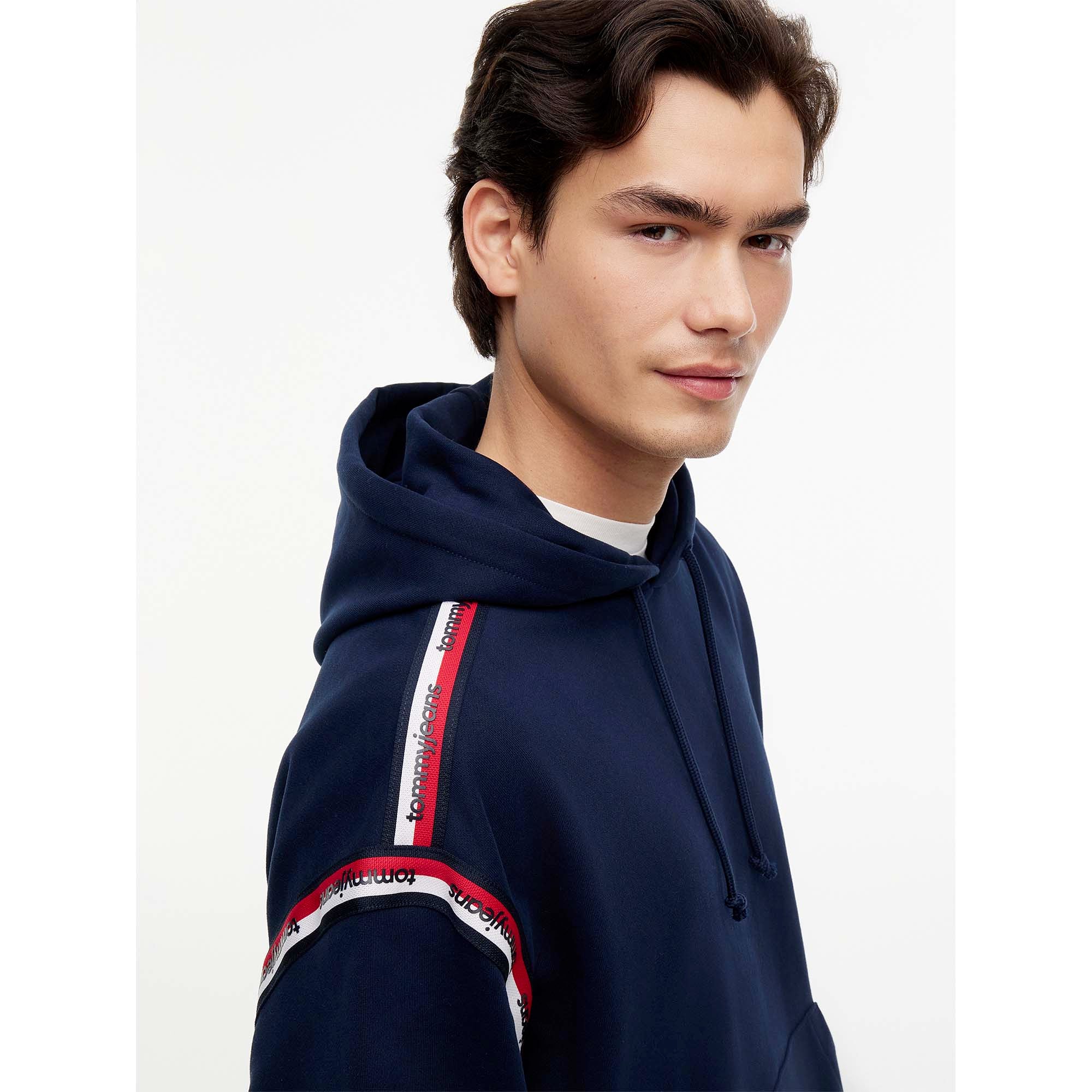 TJM_RLX_TAPE_HOODIE_DM0DM23155_C1G_Image_3