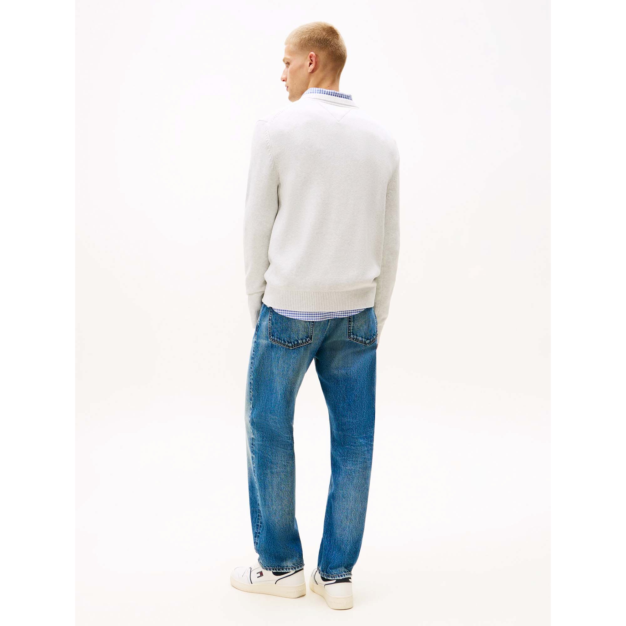 TJM_SLIM_ESS_SWEATER_DM0DM21787_P09_Image_3