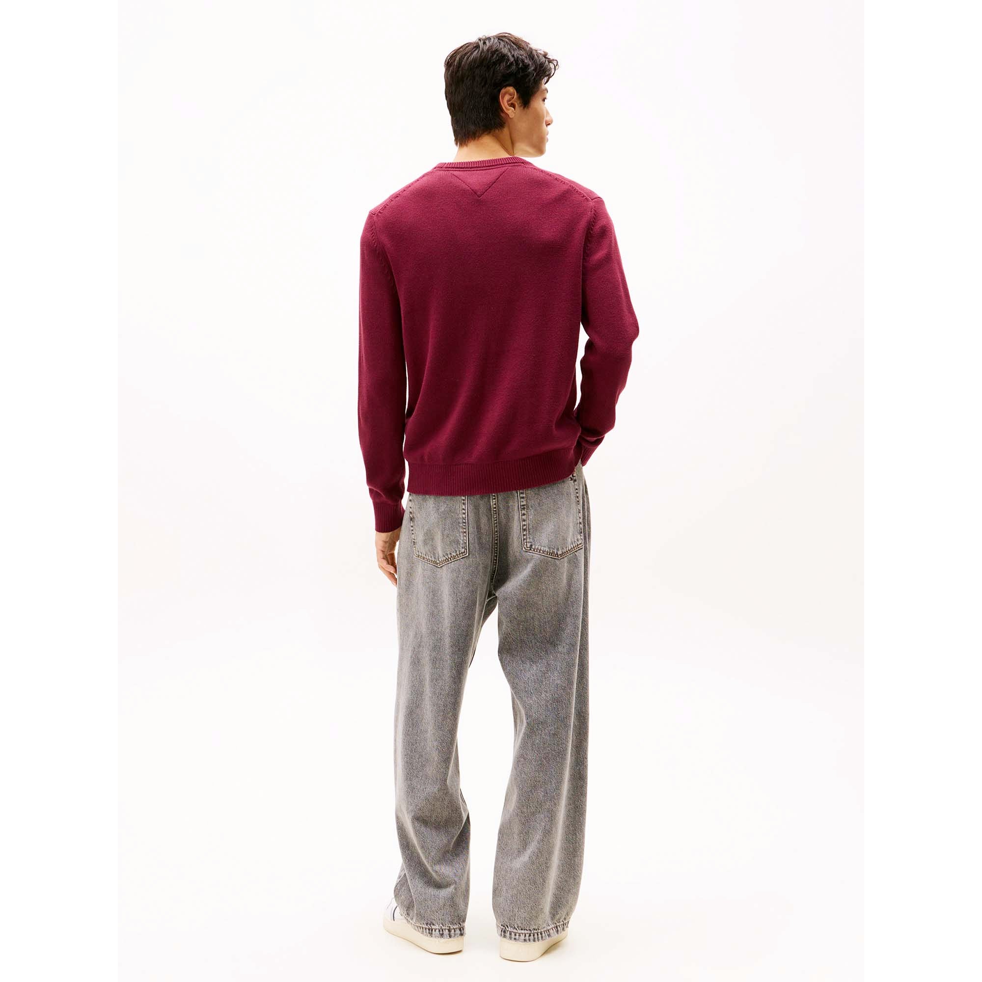 TJM_SLIM_ESS_SWEATER_DM0DM21787_XIU_Image_3