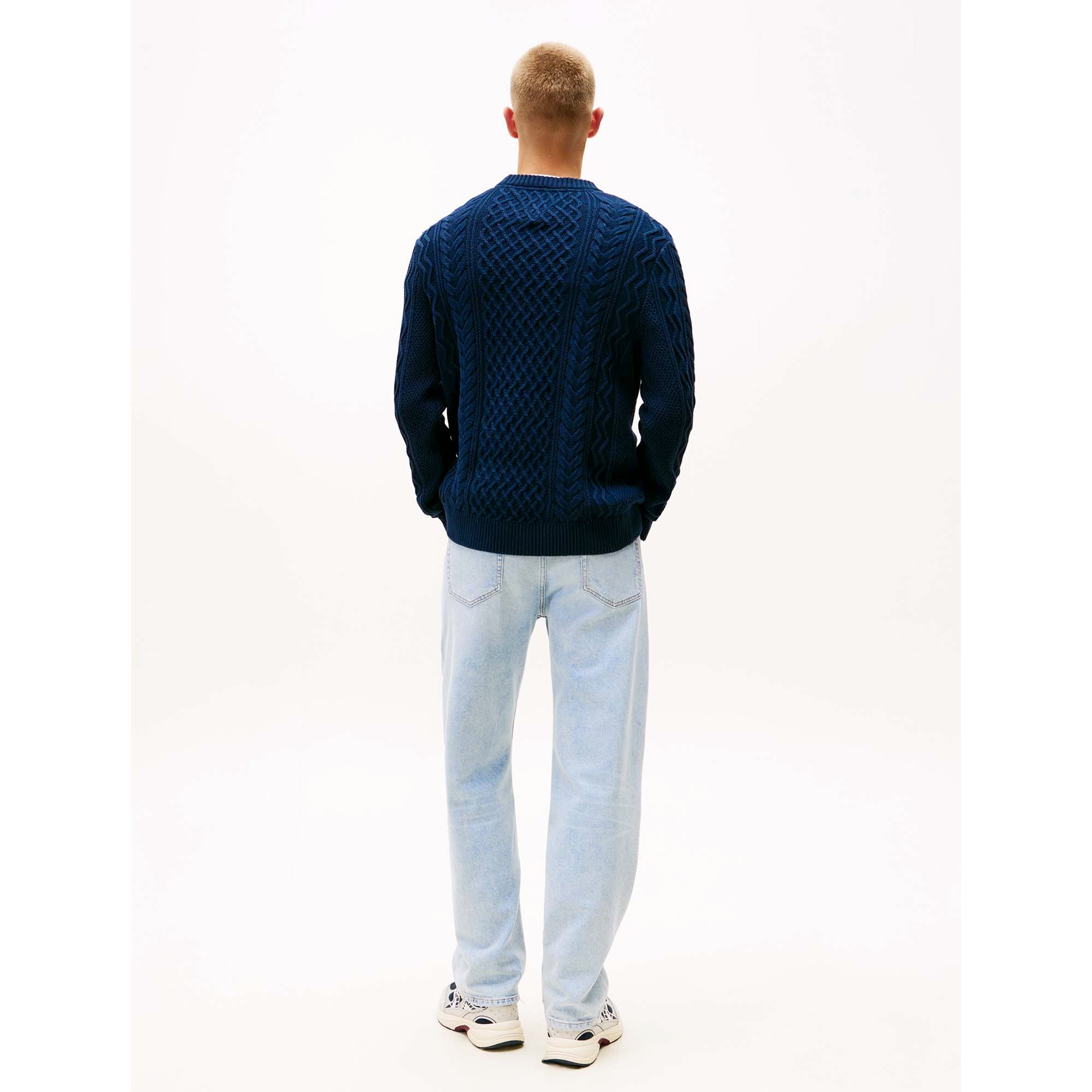 TJM_SLM_BADGE_CABLE_DM0DM22101_0GY_Image_3