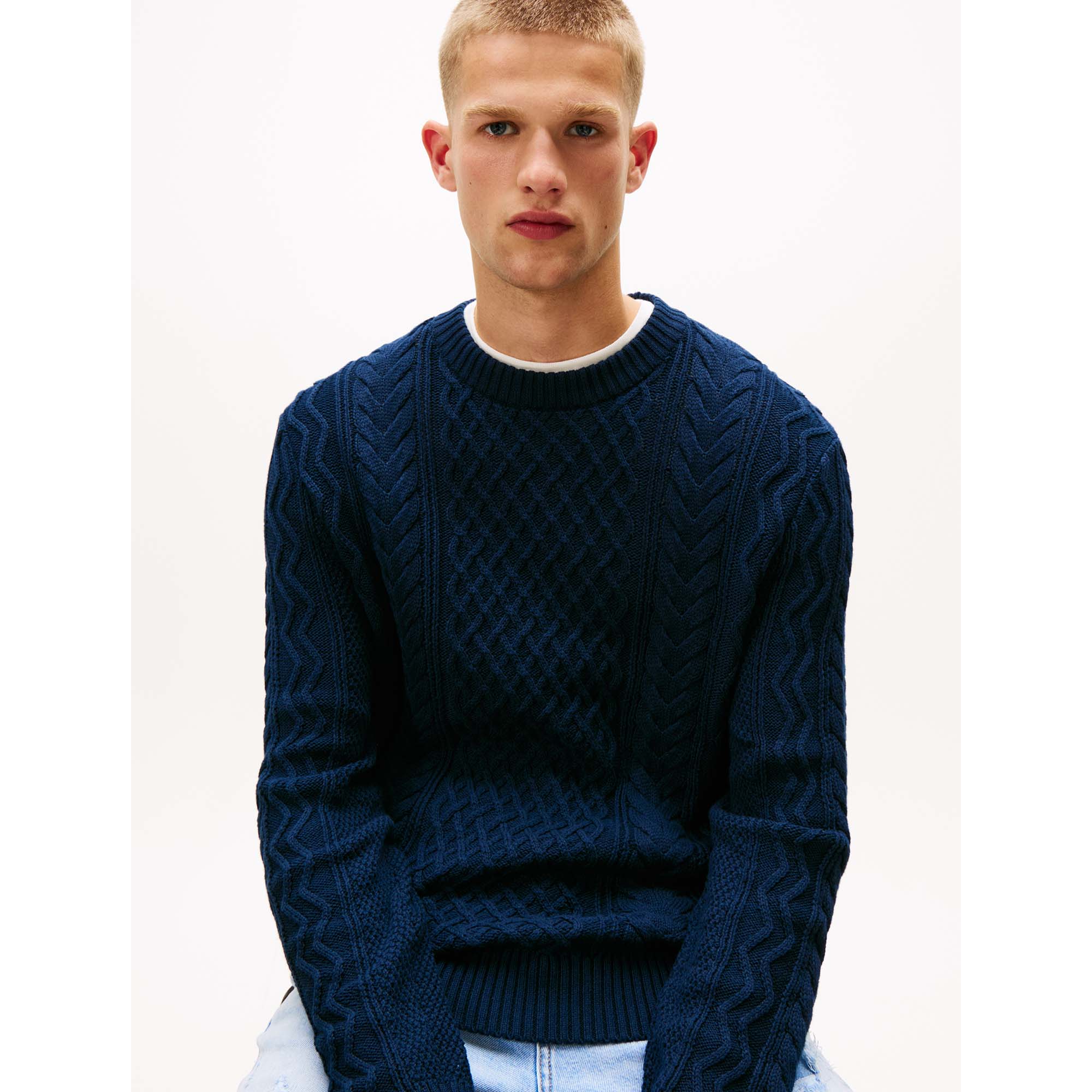 TJM_SLM_BADGE_CABLE_DM0DM22101_0GY_Image_4