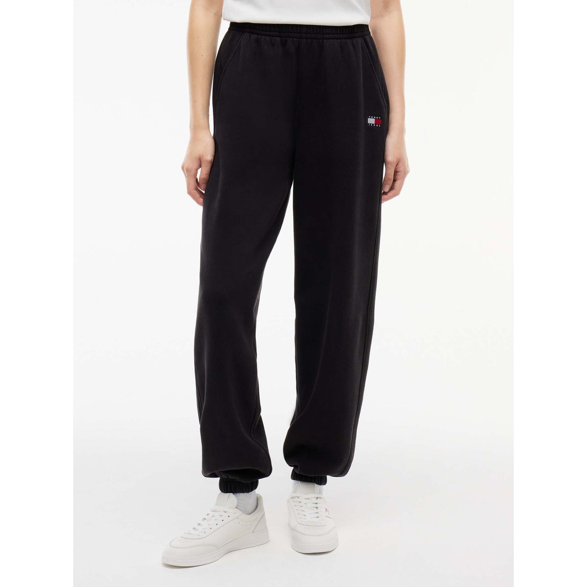 TJW_BADGE_SWEATPANTS_DW0DW23536_BDS_Image_2