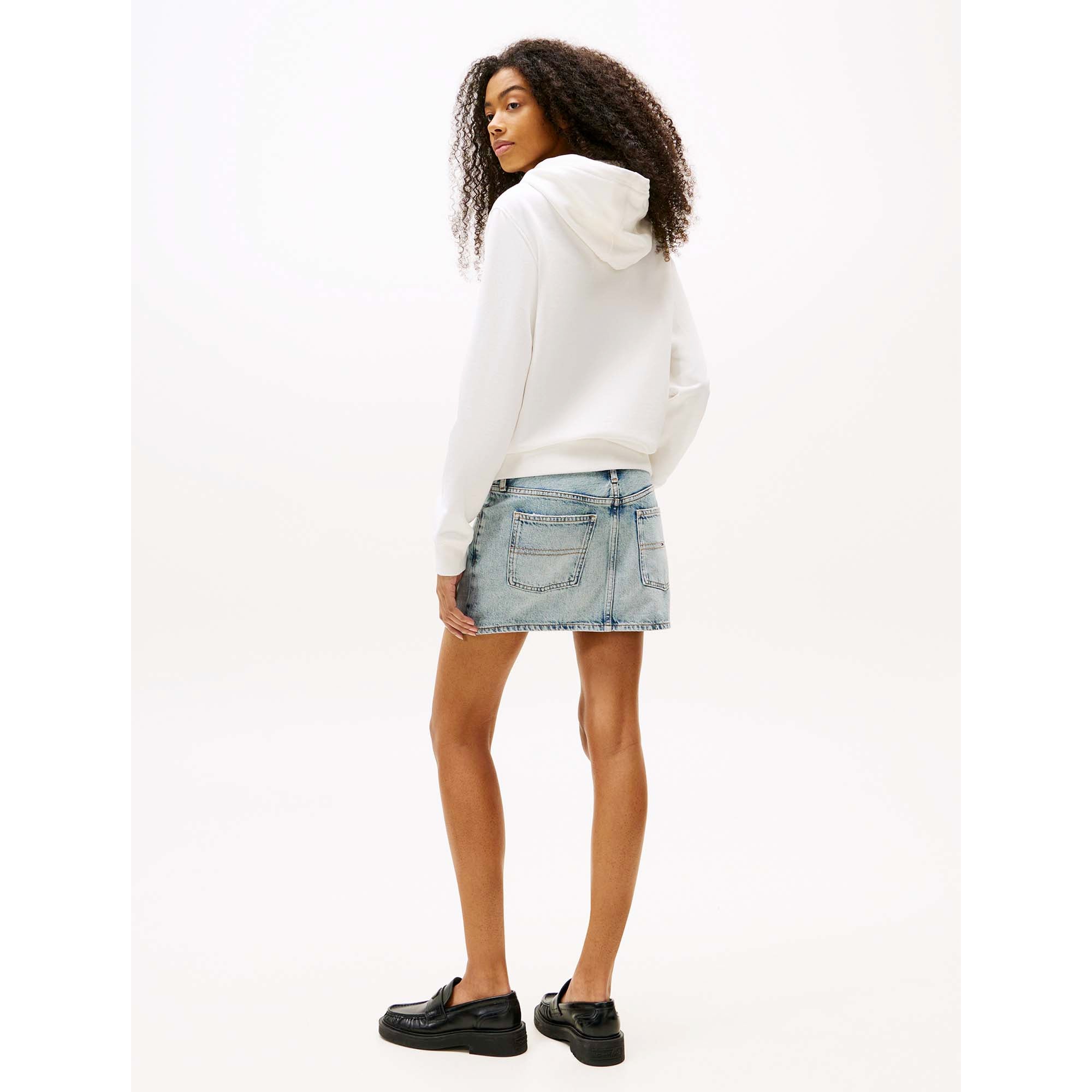 TJW_REG_ESS_LOGO_2_H_DW0DW20943_YBL_Image_3