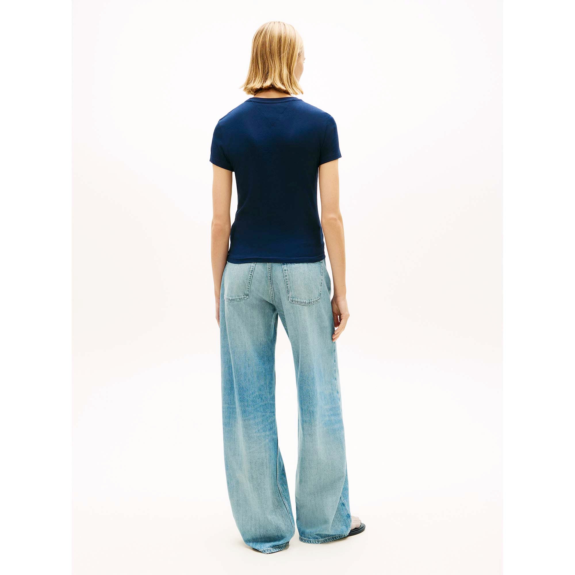 TJW_SLIM_LINEAR_TEE_DW0DW18398_0G0_Image_3