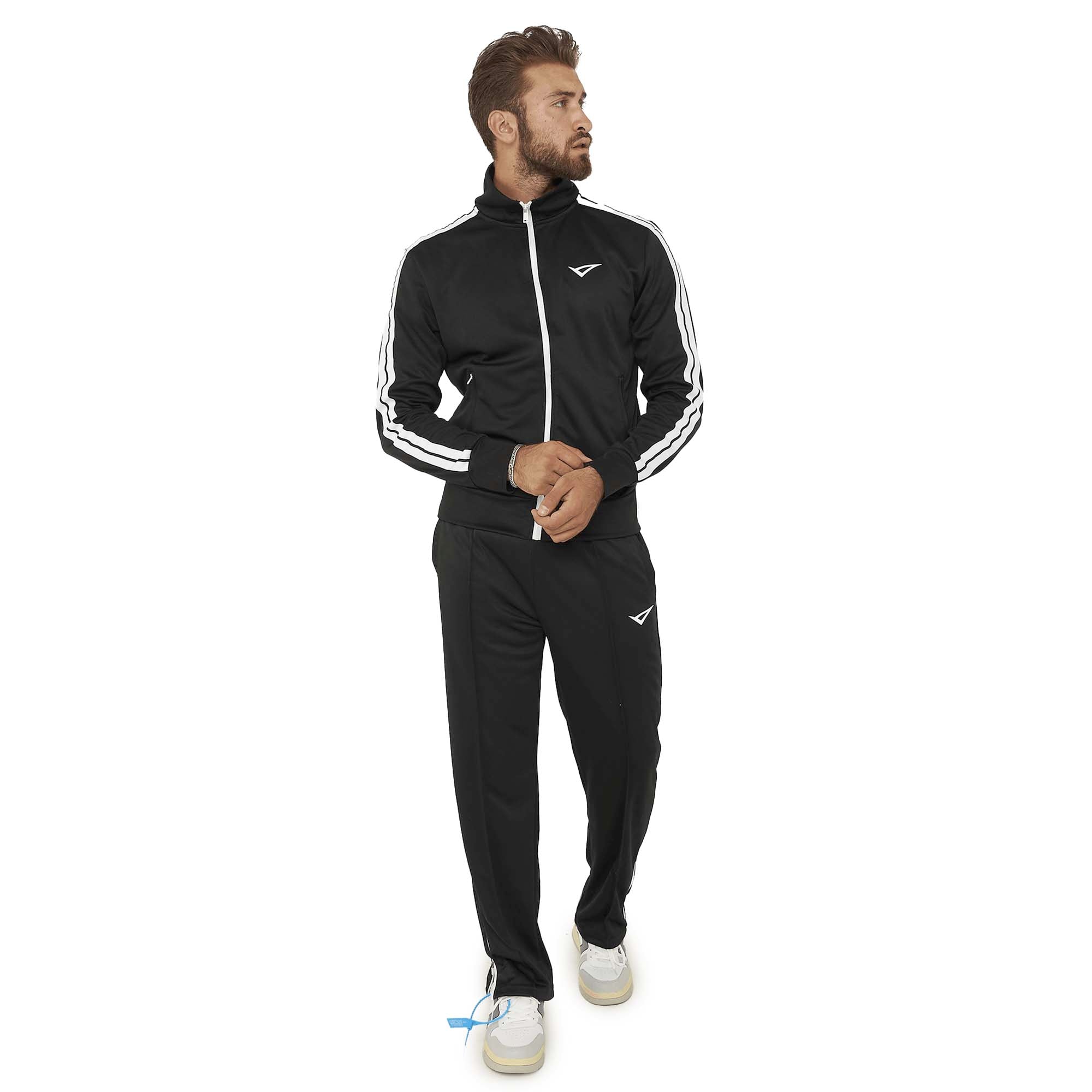 UNIVERSAL_FLLM2302_1003_Image_1