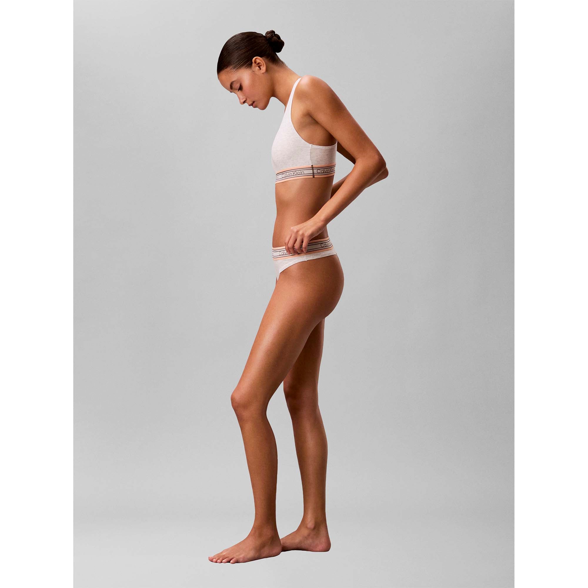 UNLINED_BRALETTE_LV00QF8692_P74_Image_5