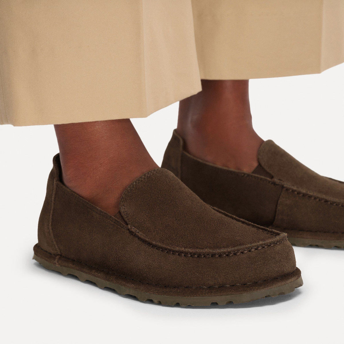 UTTI_SLIP_ON_N_SUEDE_LEATHER_1031439_CARAFE_Image_6