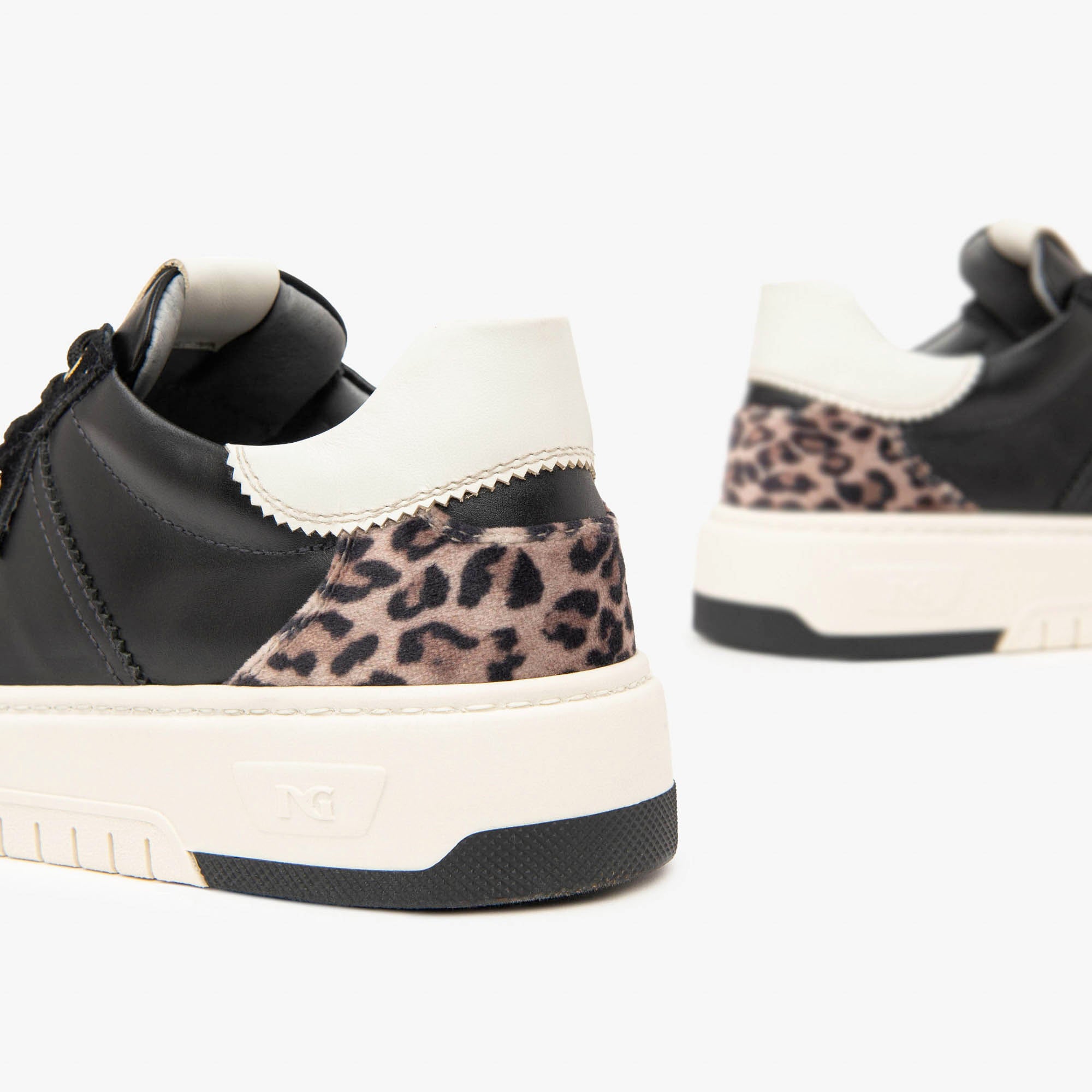 VELOUR_GUANTO_NERO_TPLUVIA_DIS1348_BE_SPARTA_OSS_I411645D_100_Image_4