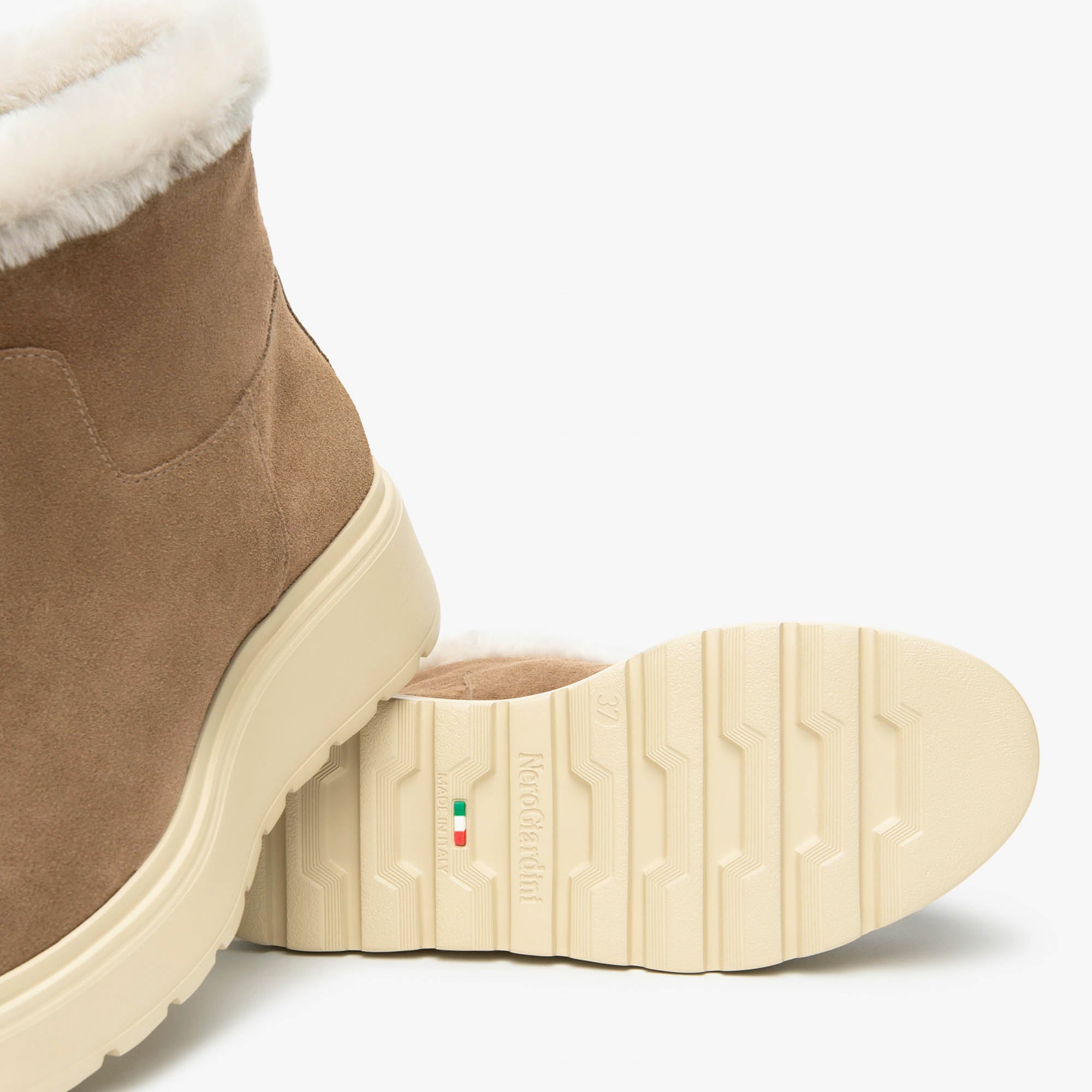 VELOUR_MONTONE_CAPPUCCINO_EVA_GORGA_PANNA_BA_I514909D_442_Image_4