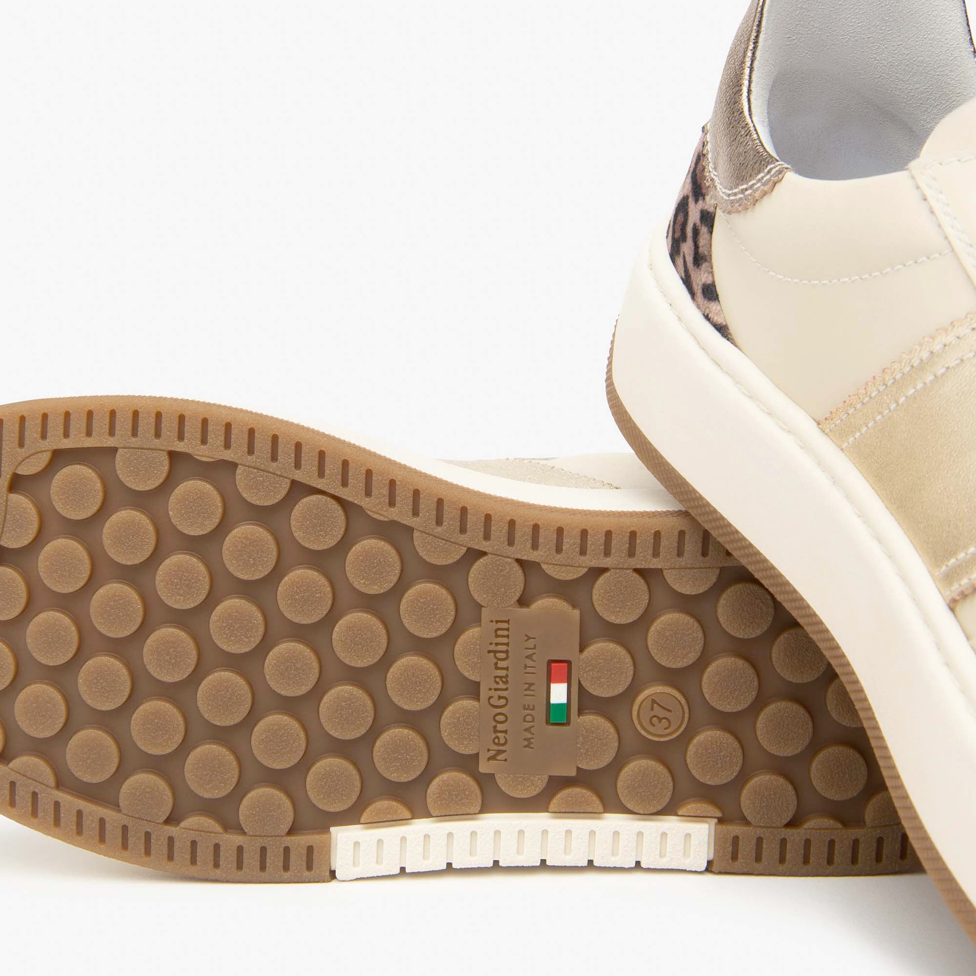 VELVET_1039_ETOILE_MIELE_TPLUVIA_DIS1348_BE_ETOI_I514220D_710_Image_4