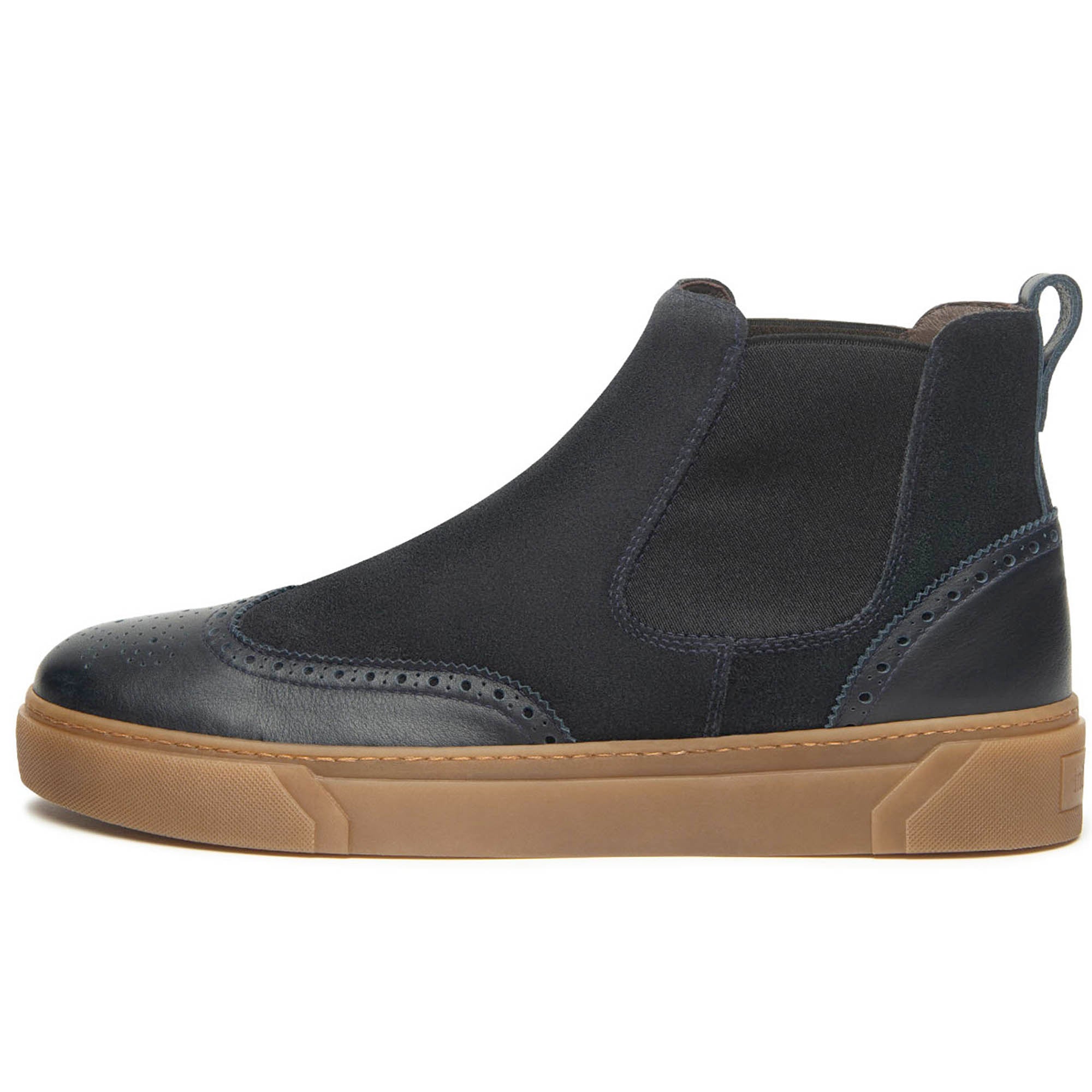 VIENNA_0883_AROLD_139_TR_ISEO_1005_AMBRA_3_I500952U_200_Image_1