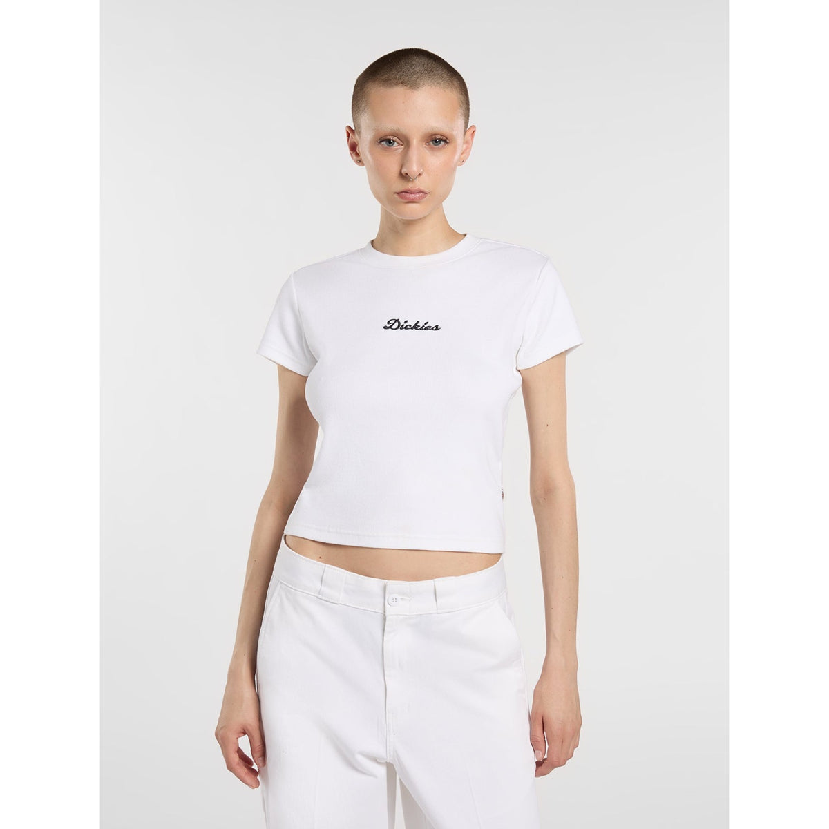 WELLSVILLE_SS_TEE_W_DK0A88JT_0WH_Image_2