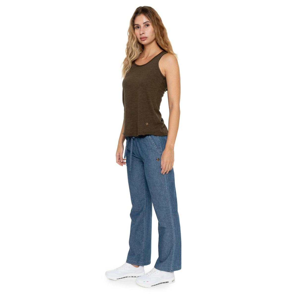 WOMAN_CHAMBRAY_PANTS_URBAN_SAFARI_W7047P12C03_15_Image_3
