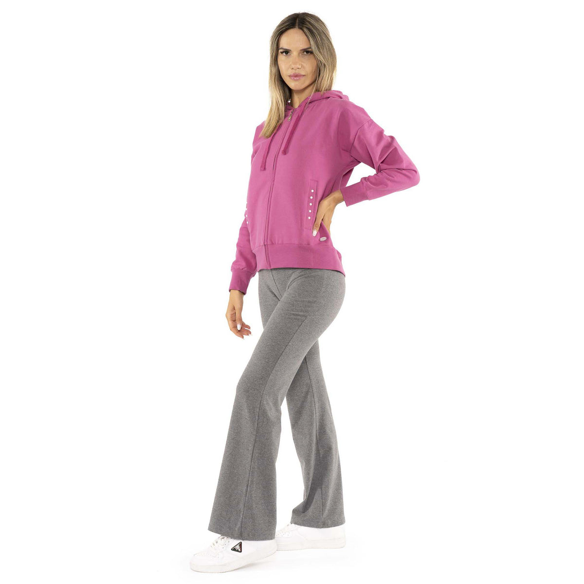 WOMAN_NEVER_WITHOUT_W6112P9J04_08_Image_2