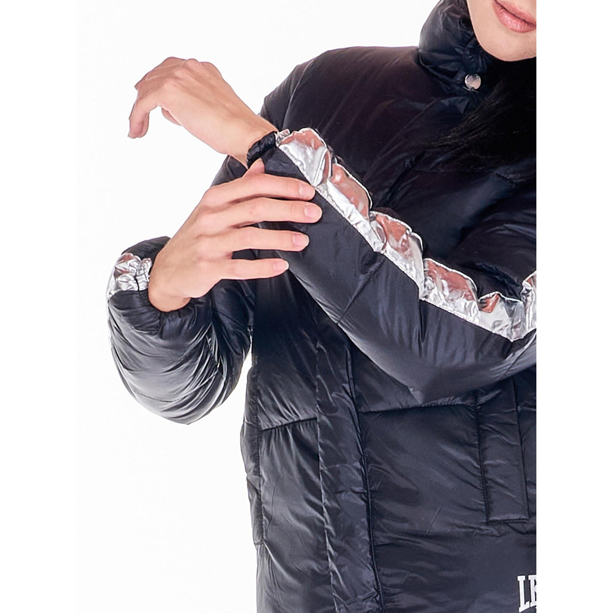 WOMAN_NYLON_JACKET_BASIC_W5258J7Y01_09_Image_6