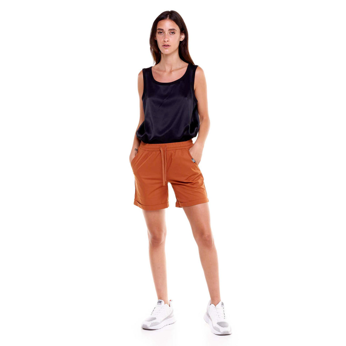 WOMAN_POPLIN_SHORTS_EARTH_TONES_W4824B6P04_179_Image_2