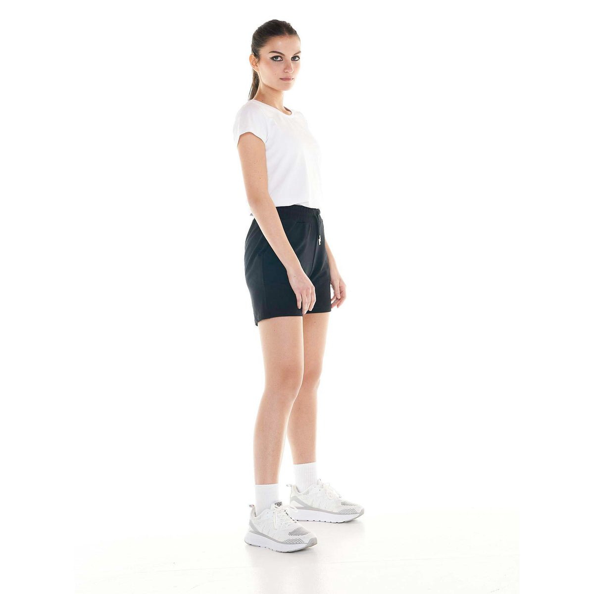 WOMAN_SHORTS_BASIC_W4707B6F13_09_Image_3