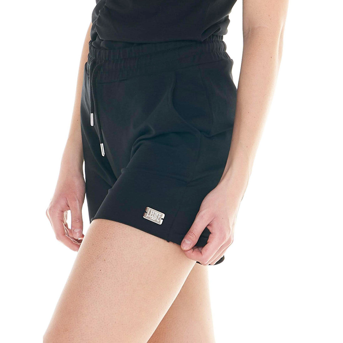 WOMAN_SHORTS_CRYSTAL_W4749B6F40_09_Image_5