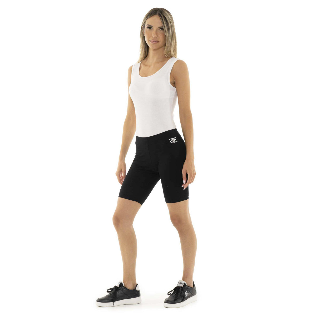 WOMAN_SHORT_NEW_BASIC_W5714B10J01_09_Image_2