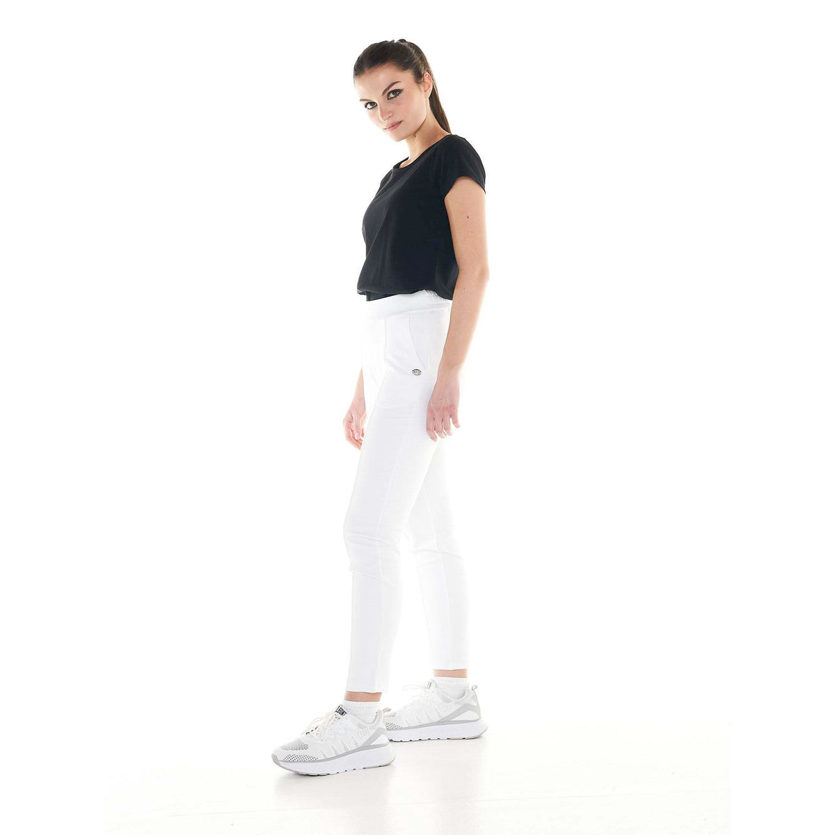 WOMAN_SWEATPANTS_BASIC_W4710P6F13_00_Image_3