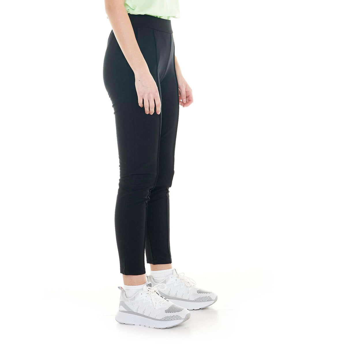 WOMAN_SWEATPANTS_BASIC_W4710P6F13_09_Image_2