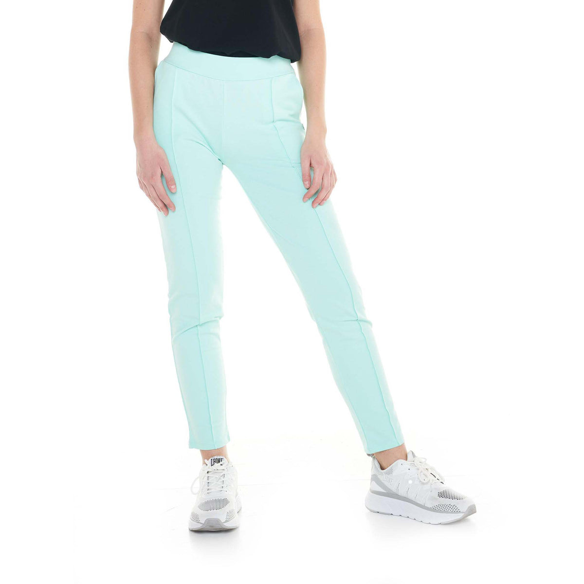 WOMAN_SWEATPANTS_BASIC_W4710P6F13_13_Image_1