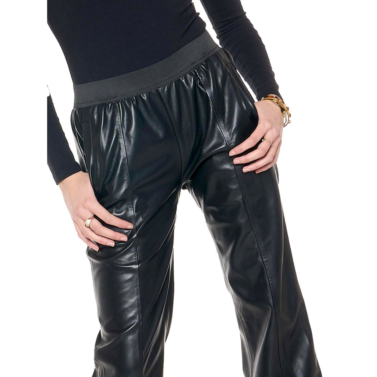 WOMAN_SWEATPANTS_BLACK_RING_W6179P9P01_09_Image_5