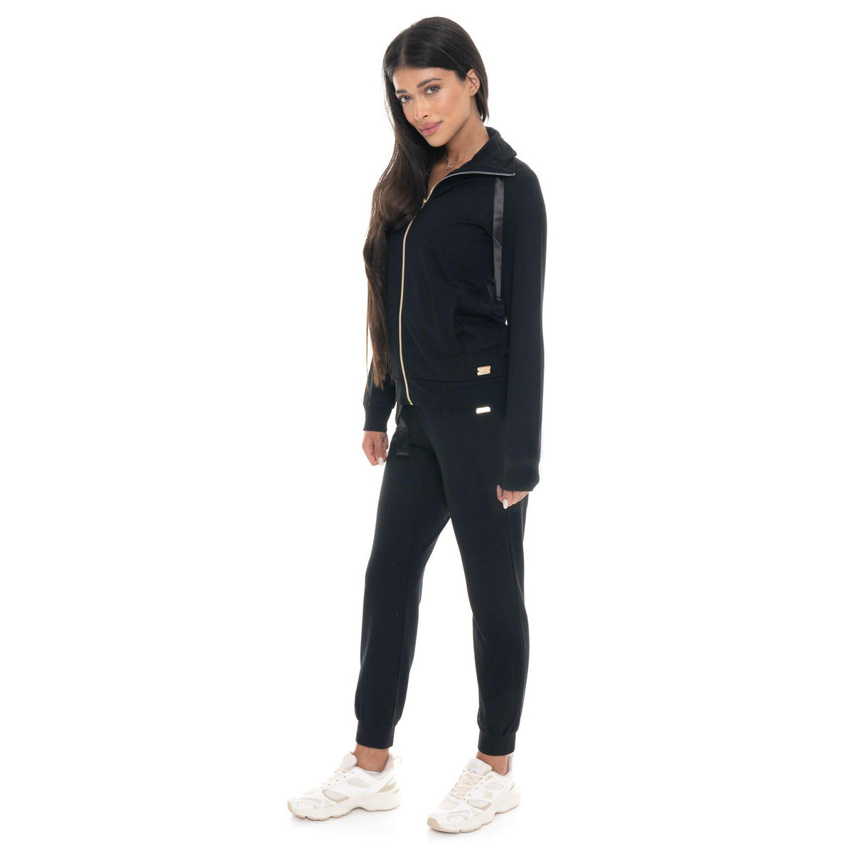 WOMAN_SWEATPANTS_CHIC_TONES_W6871P11F47_09_Image_2