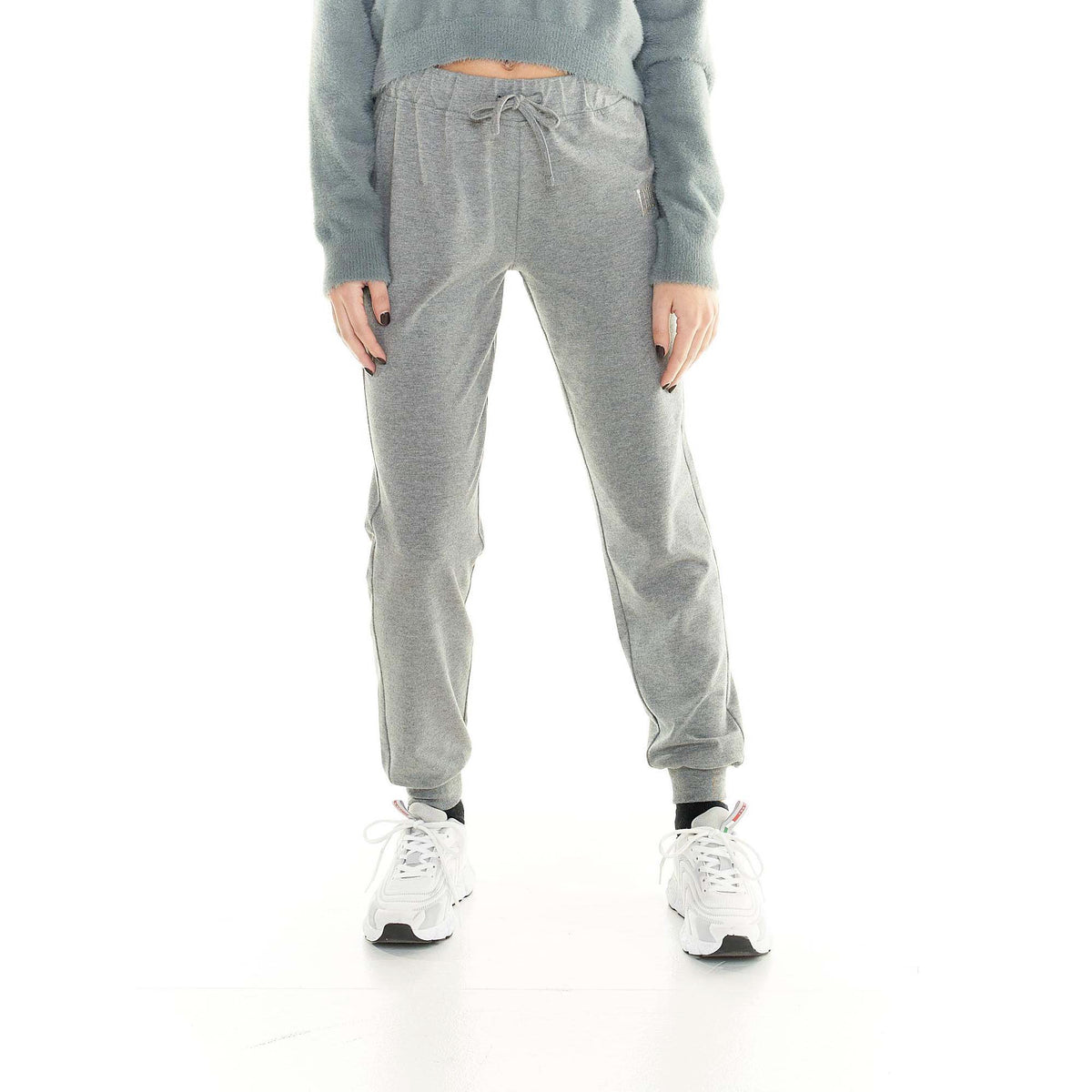 WOMAN_SWEATPANTS_LEISURE_W5239P7J04_05_Image_1