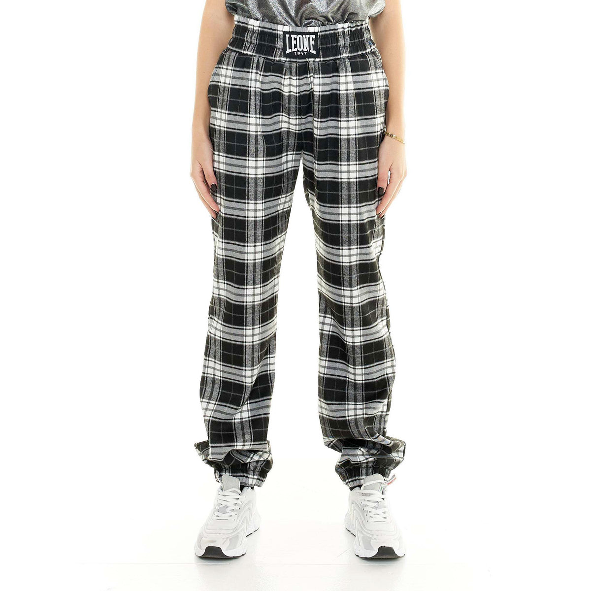 WOMAN_SWEATPANTS_LEISURE_W5248P7P02_09_Image_1