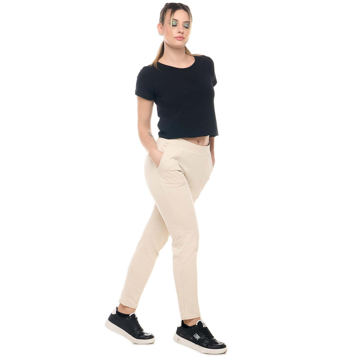 WOMAN_SWEATPANTS_NEW_BASIC_W5707P8F13_146_Image_3